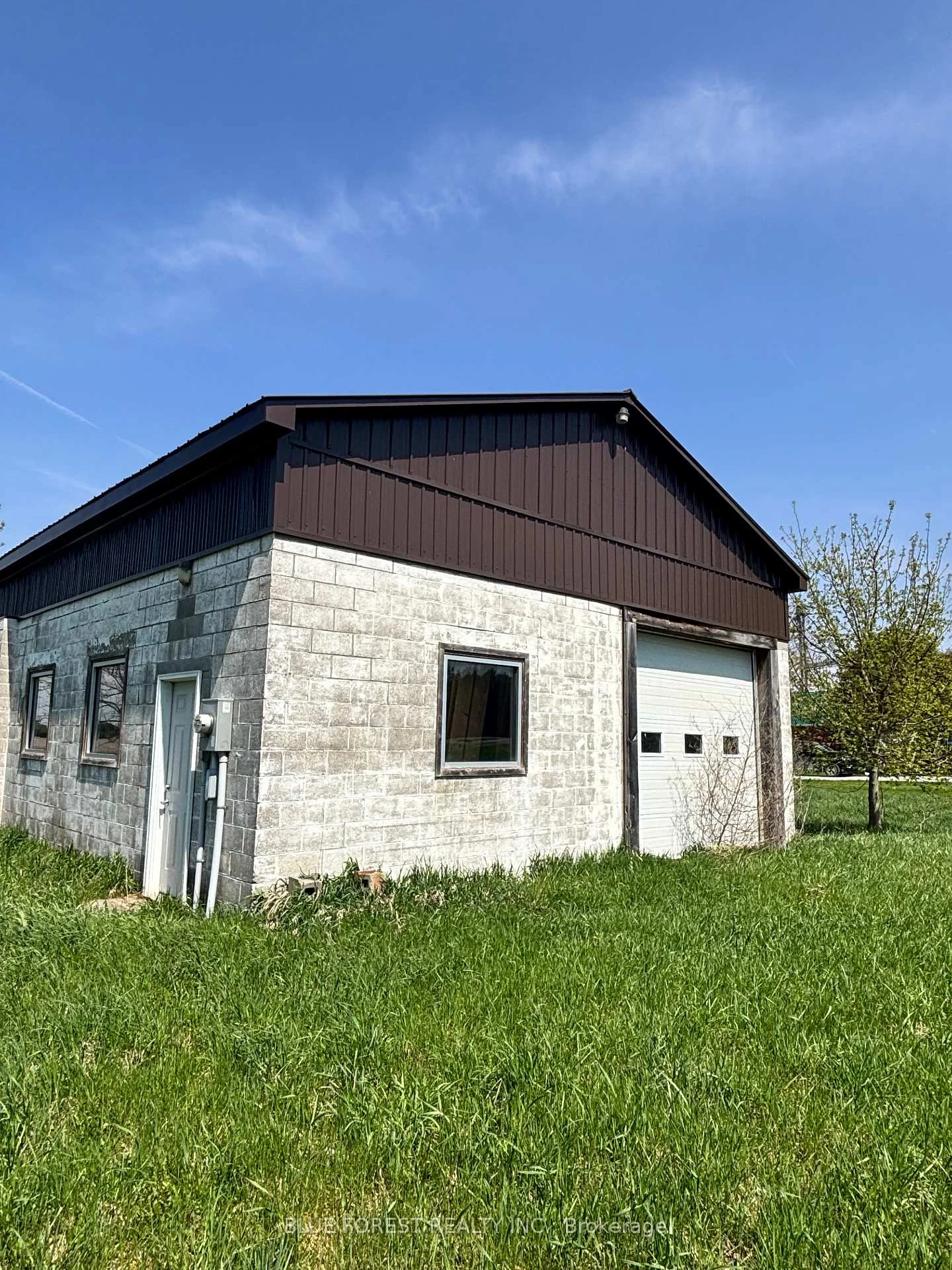 Photo 4 of 12003 Base Line, Chatham-Kent, Thamesville — HOMEH