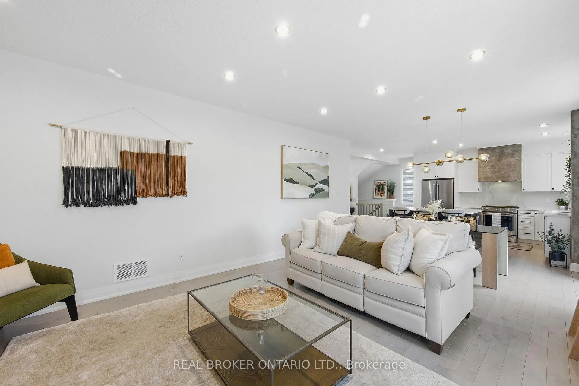 Photo 15 of 358 Lamarche Avenue, Ottawa, Chapel Hill South - Orleans Village — HOMEH