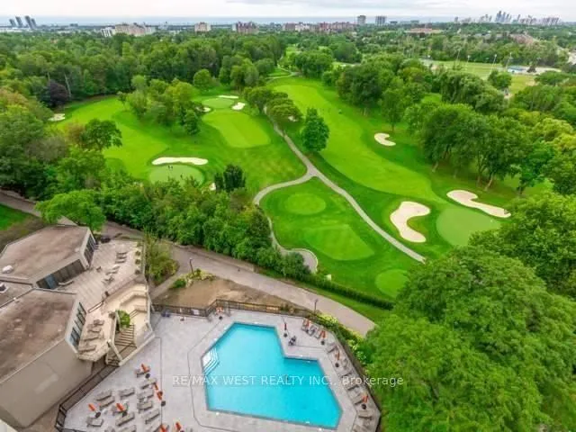 Photo 2 of Unit F13, 288 Mill Road, Etobicoke, Markland Wood — HOMEH
