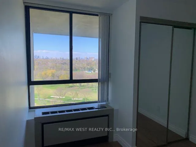 Photo 14 of Unit F13, 288 Mill Road, Etobicoke, Markland Wood — HOMEH