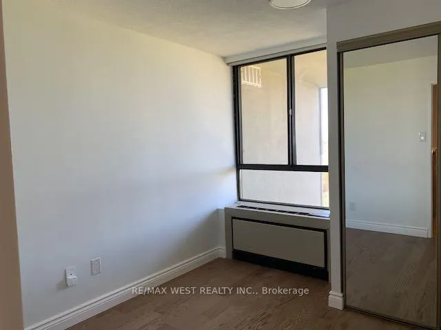 Photo 16 of Unit F13, 288 Mill Road, Etobicoke, Markland Wood — HOMEH