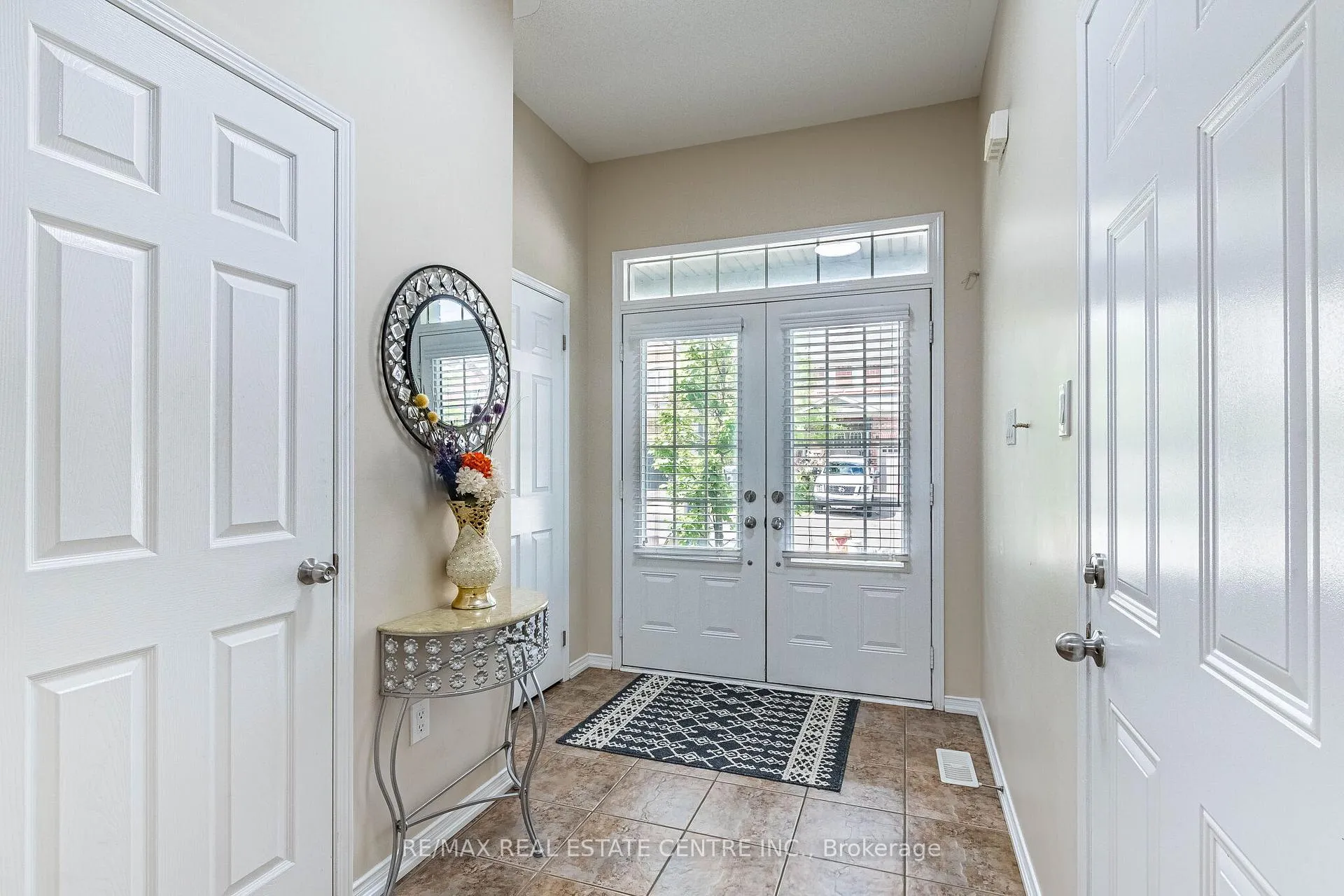 Photo 6 of 7 Loftsmoor Drive, Brampton, Sandringham-Wellington — HOMEH