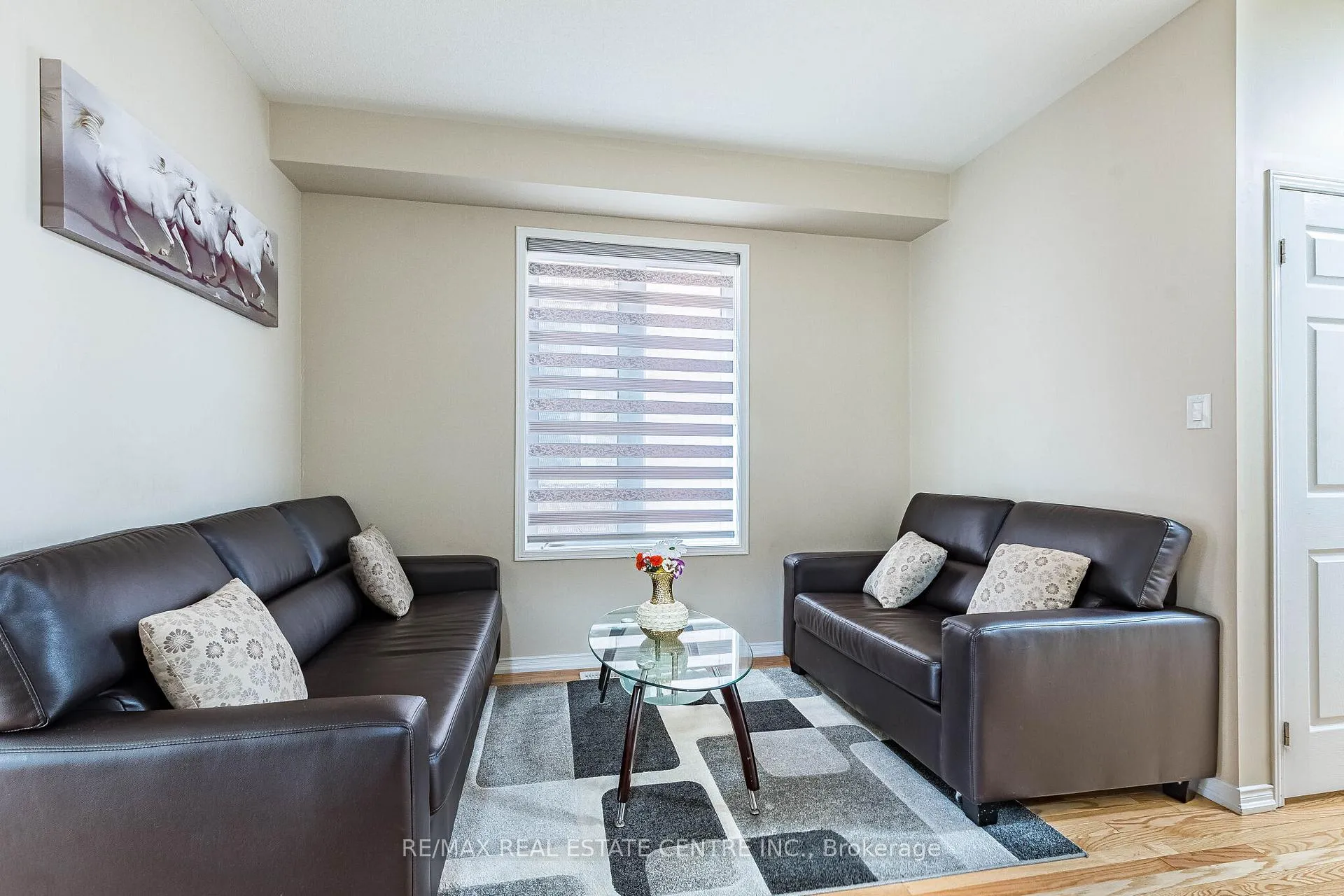 Photo 9 of 7 Loftsmoor Drive, Brampton, Sandringham-Wellington — HOMEH