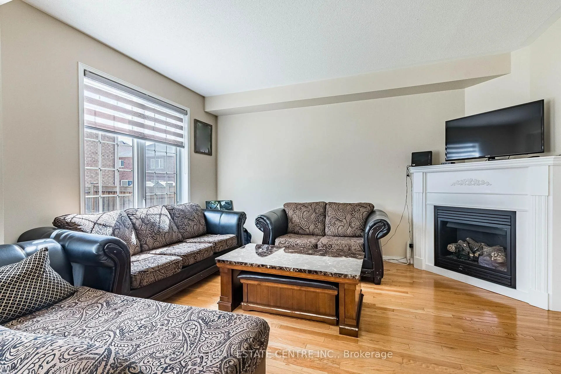 Photo 13 of 7 Loftsmoor Drive, Brampton, Sandringham-Wellington — HOMEH