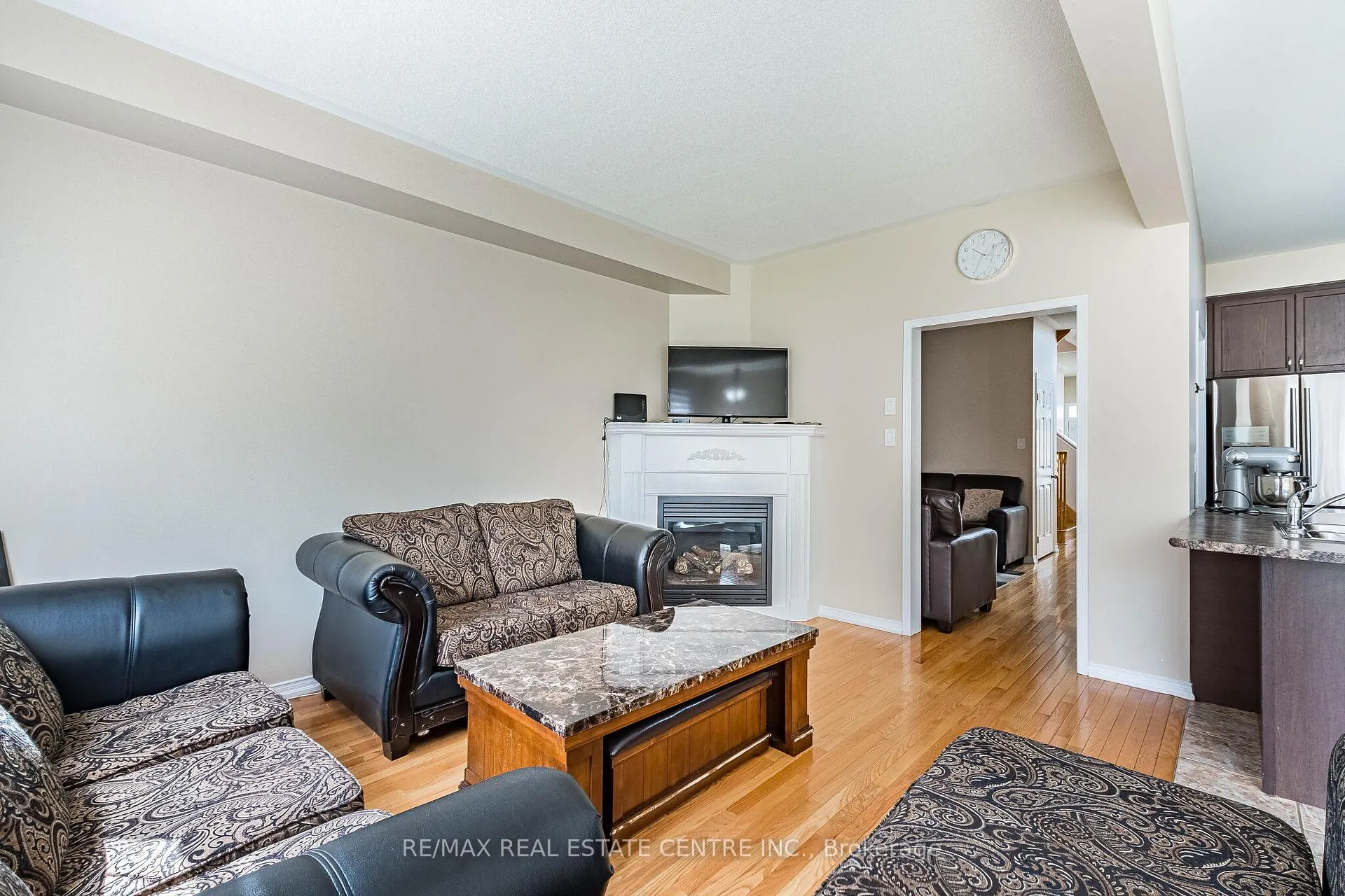 Photo 14 of 7 Loftsmoor Drive, Brampton, Sandringham-Wellington — HOMEH