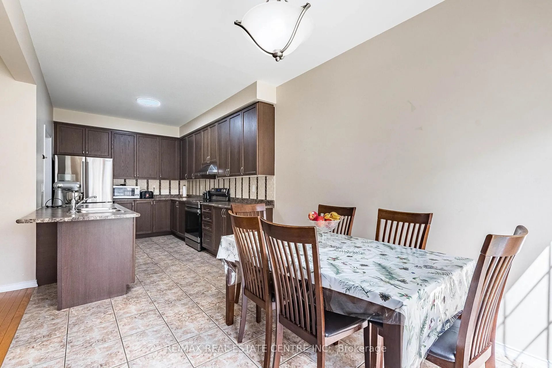 Photo 17 of 7 Loftsmoor Drive, Brampton, Sandringham-Wellington — HOMEH