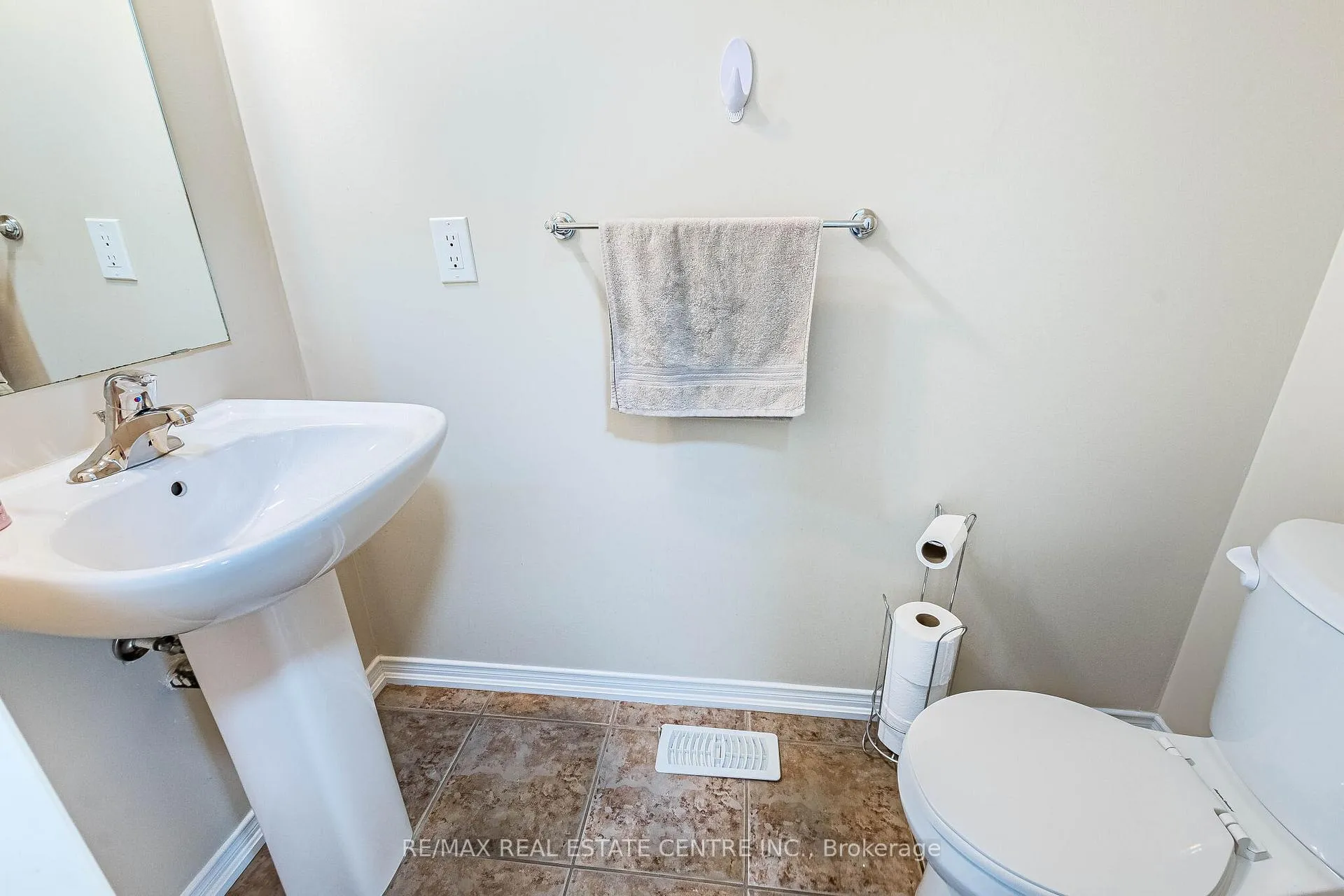 Photo 22 of 7 Loftsmoor Drive, Brampton, Sandringham-Wellington — HOMEH