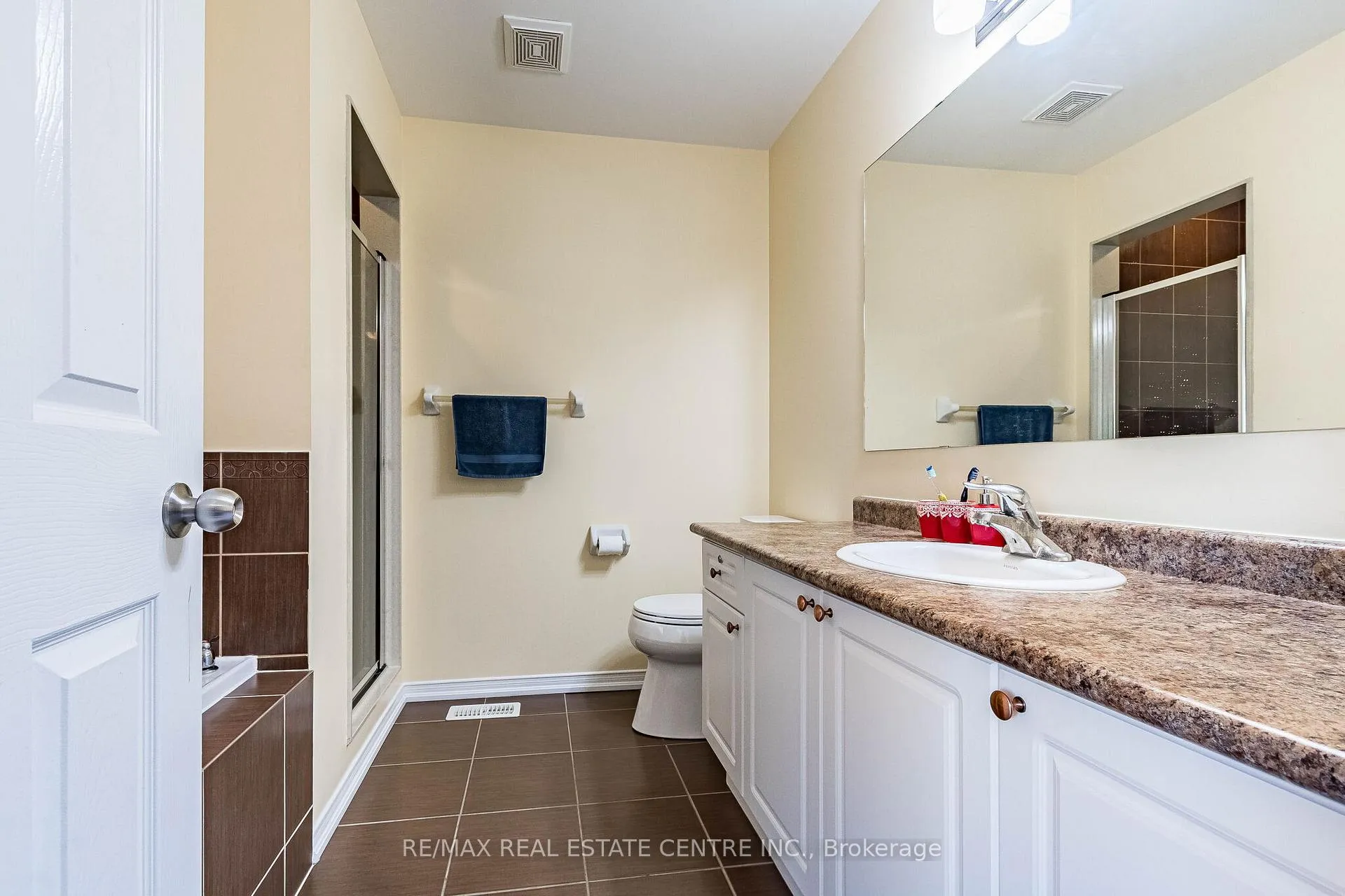 Photo 30 of 7 Loftsmoor Drive, Brampton, Sandringham-Wellington — HOMEH