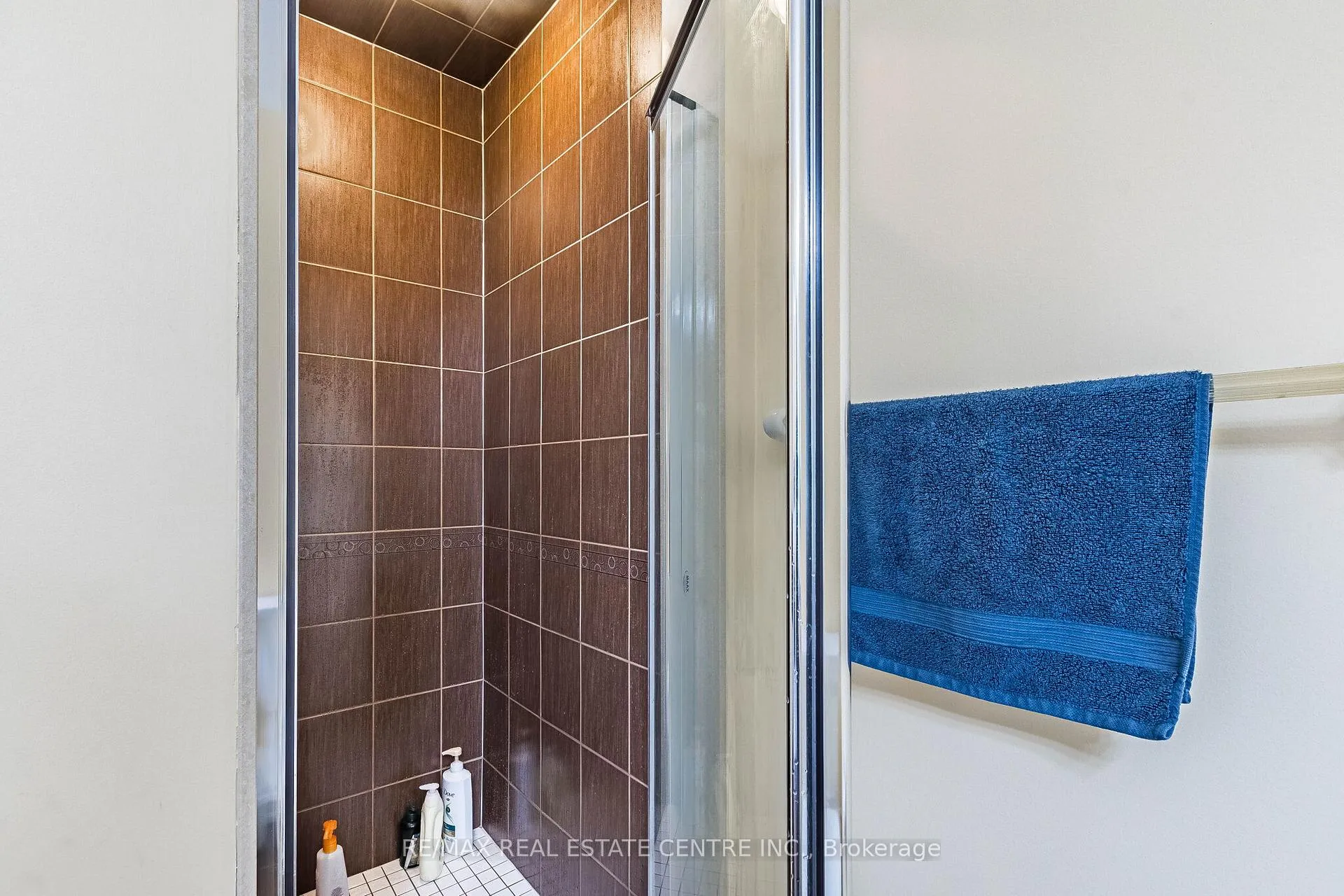 Photo 33 of 7 Loftsmoor Drive, Brampton, Sandringham-Wellington — HOMEH
