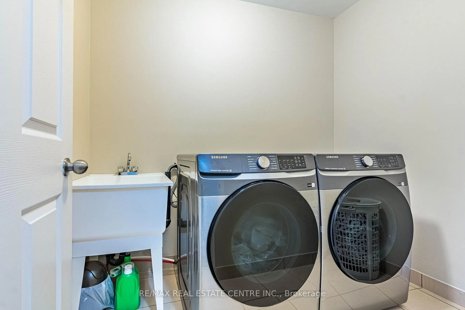 Photo 43 of 7 Loftsmoor Drive, Brampton, Sandringham-Wellington — HOMEH