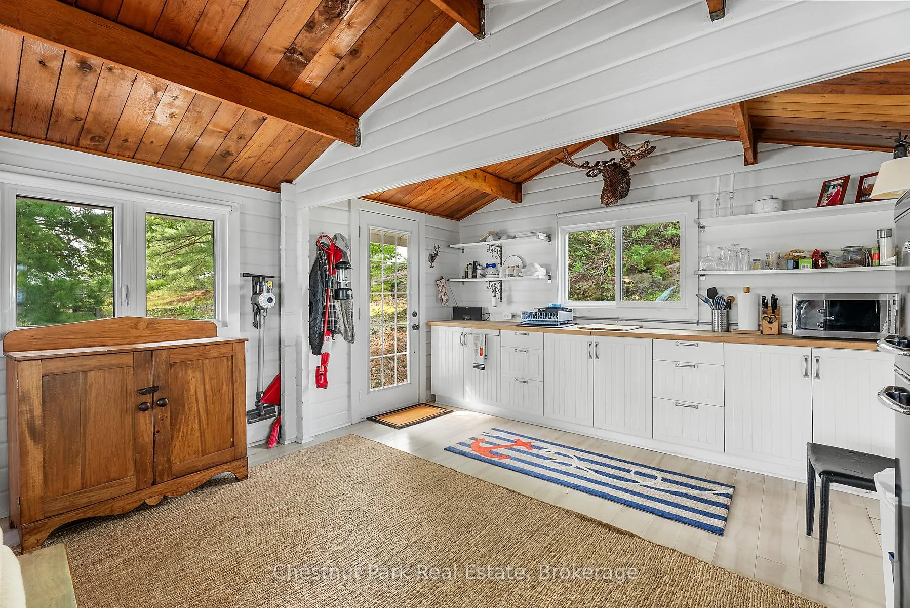 Photo 10 of 1 Helena Island, Gravenhurst, Muskoka (S) — HOMEH