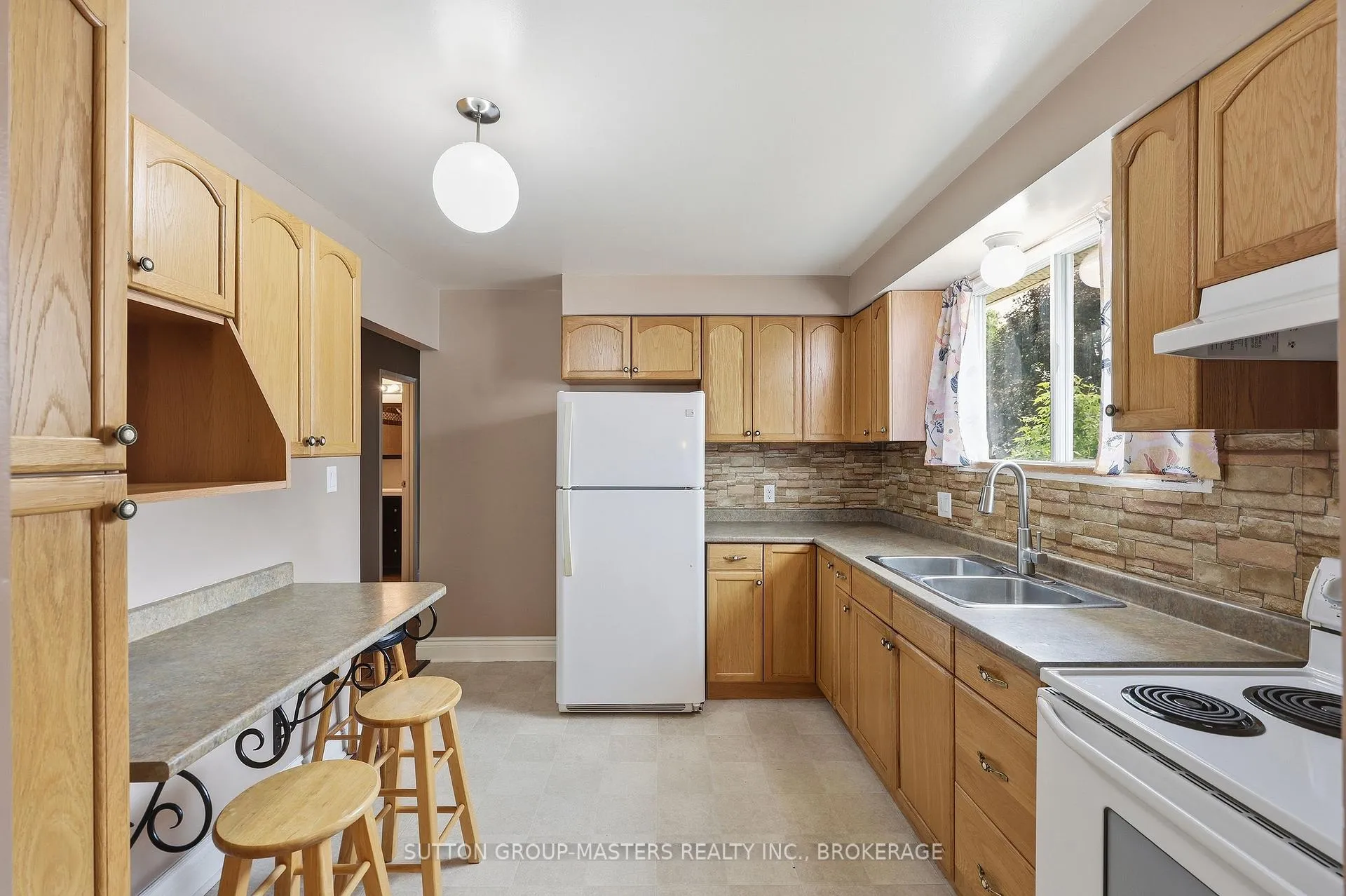 Photo 8 of 280 Owens Crescent, Kingston, East Gardiners Rd — HOMEH
