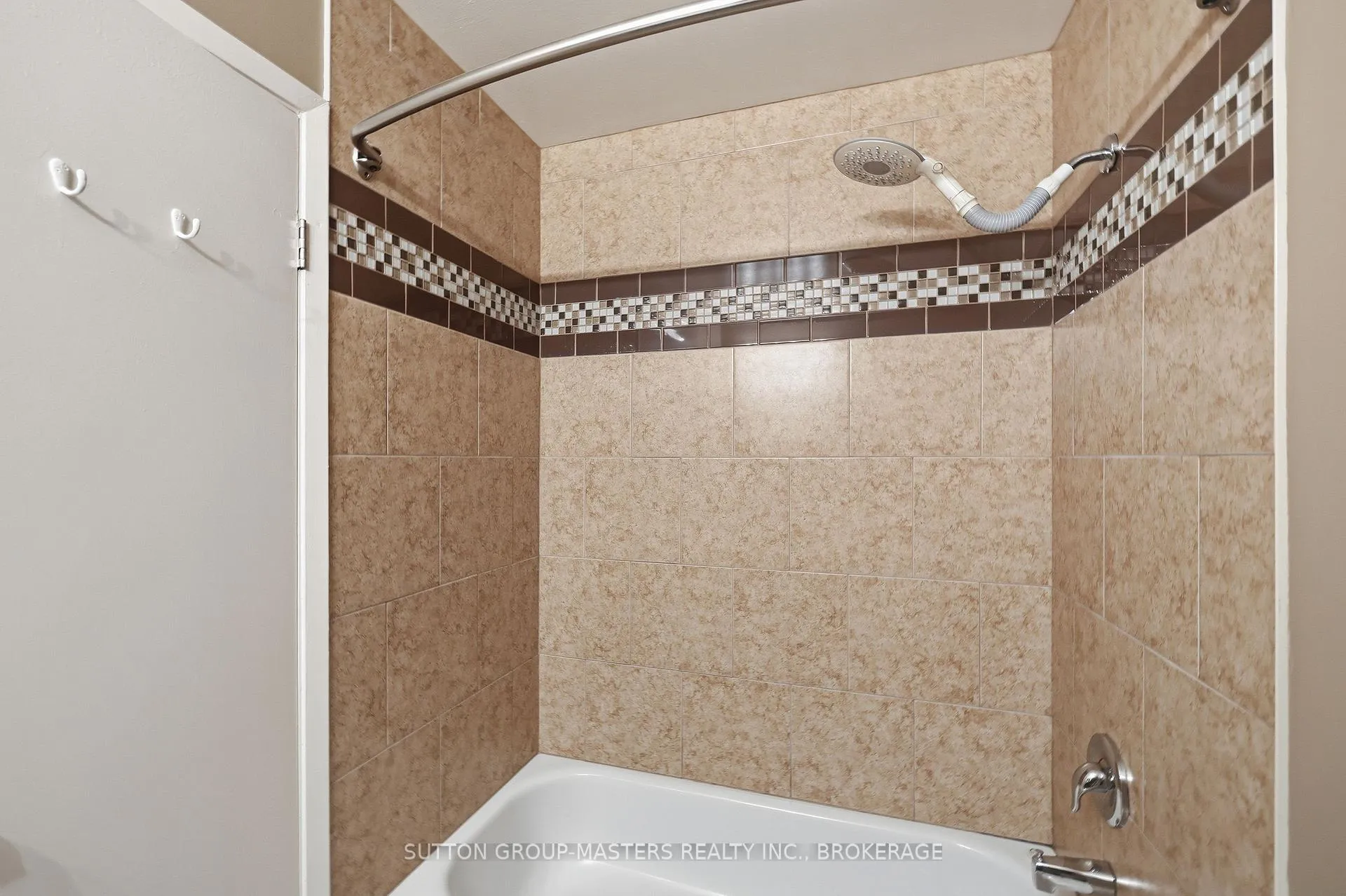 Photo 18 of 280 Owens Crescent, Kingston, East Gardiners Rd — HOMEH