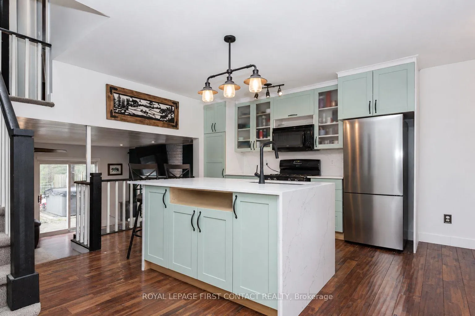 Photo 5 of 243 Little Avenue, Barrie, Allandale Heights — HOMEH