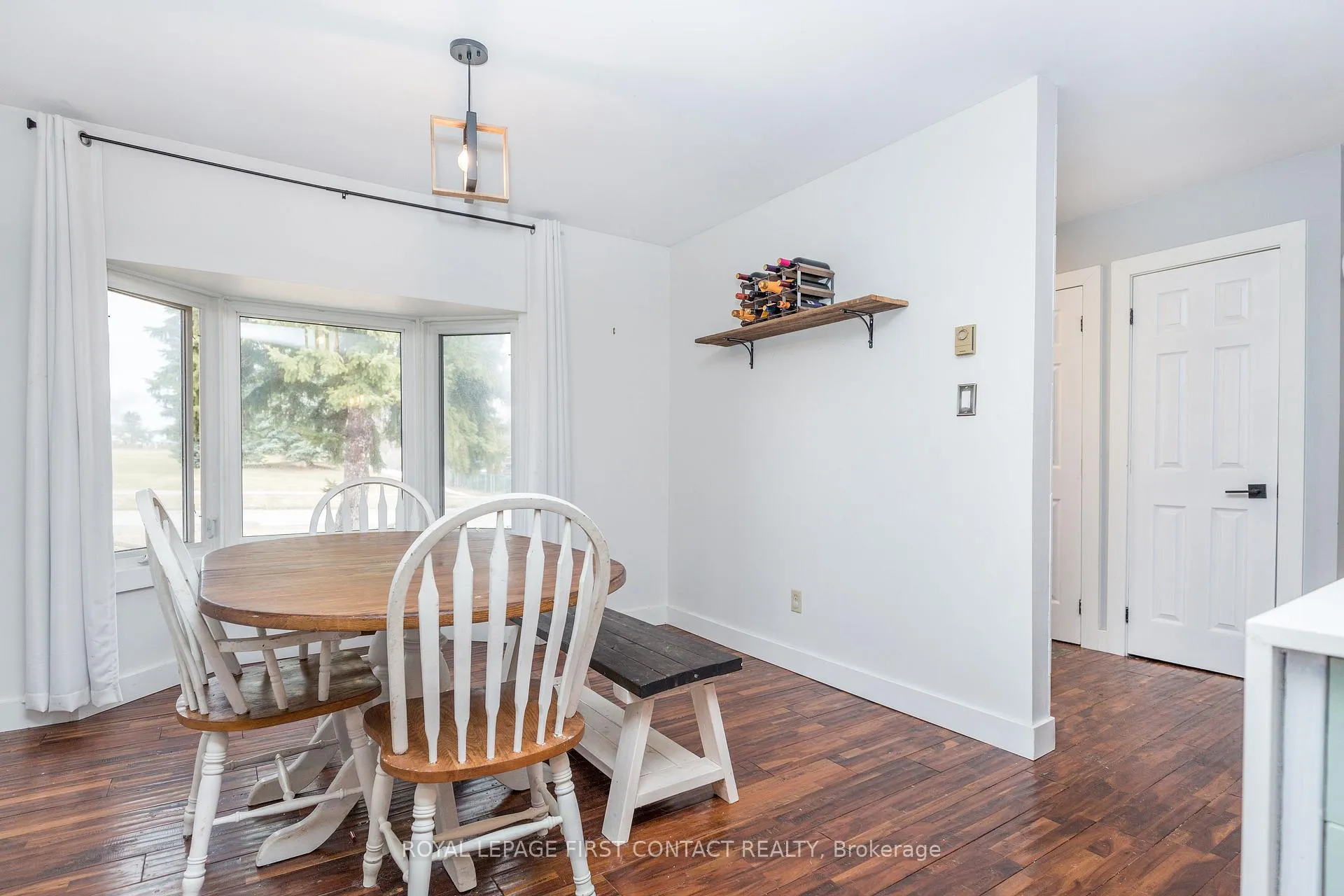 Photo 8 of 243 Little Avenue, Barrie, Allandale Heights — HOMEH