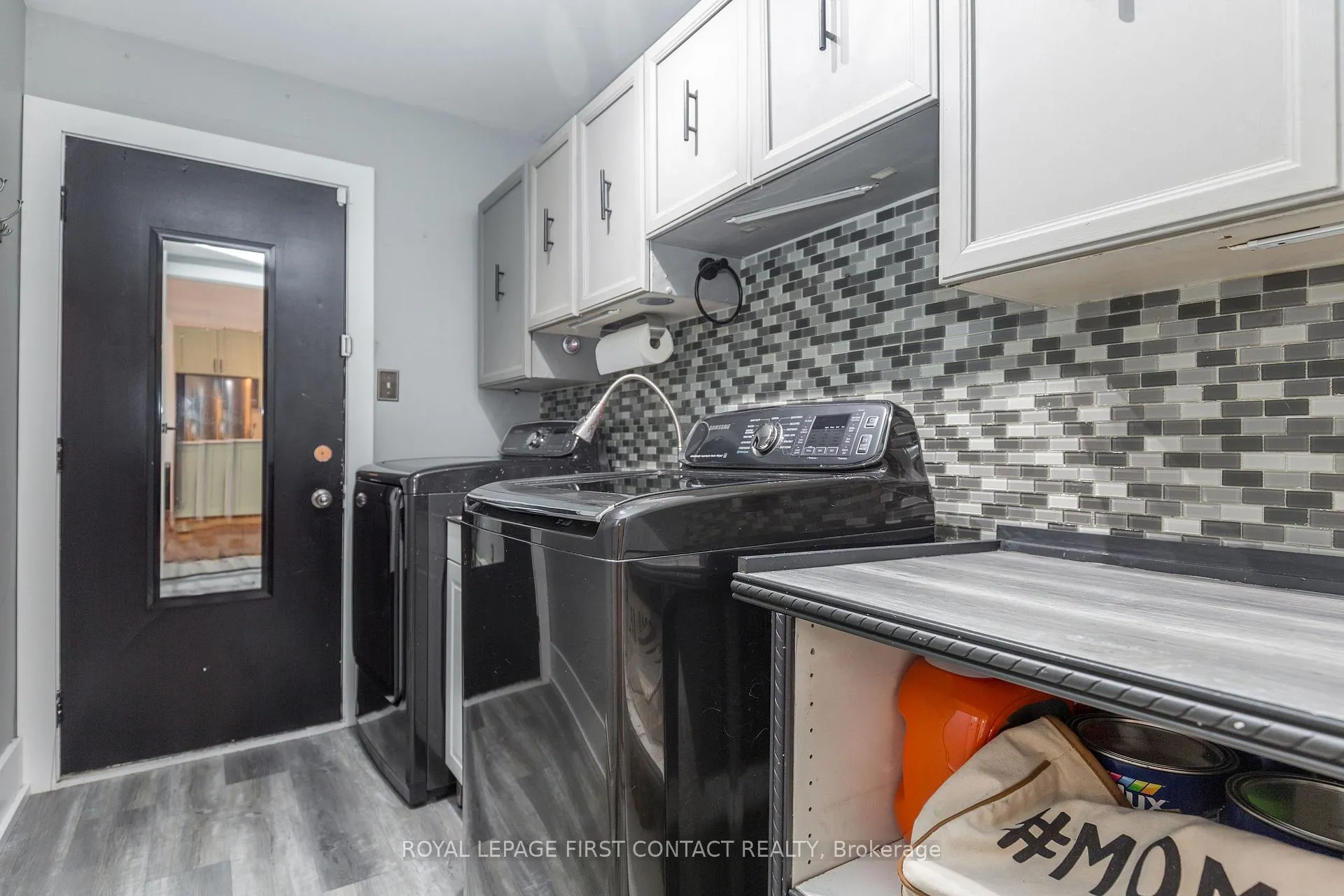 Photo 9 of 243 Little Avenue, Barrie, Allandale Heights — HOMEH