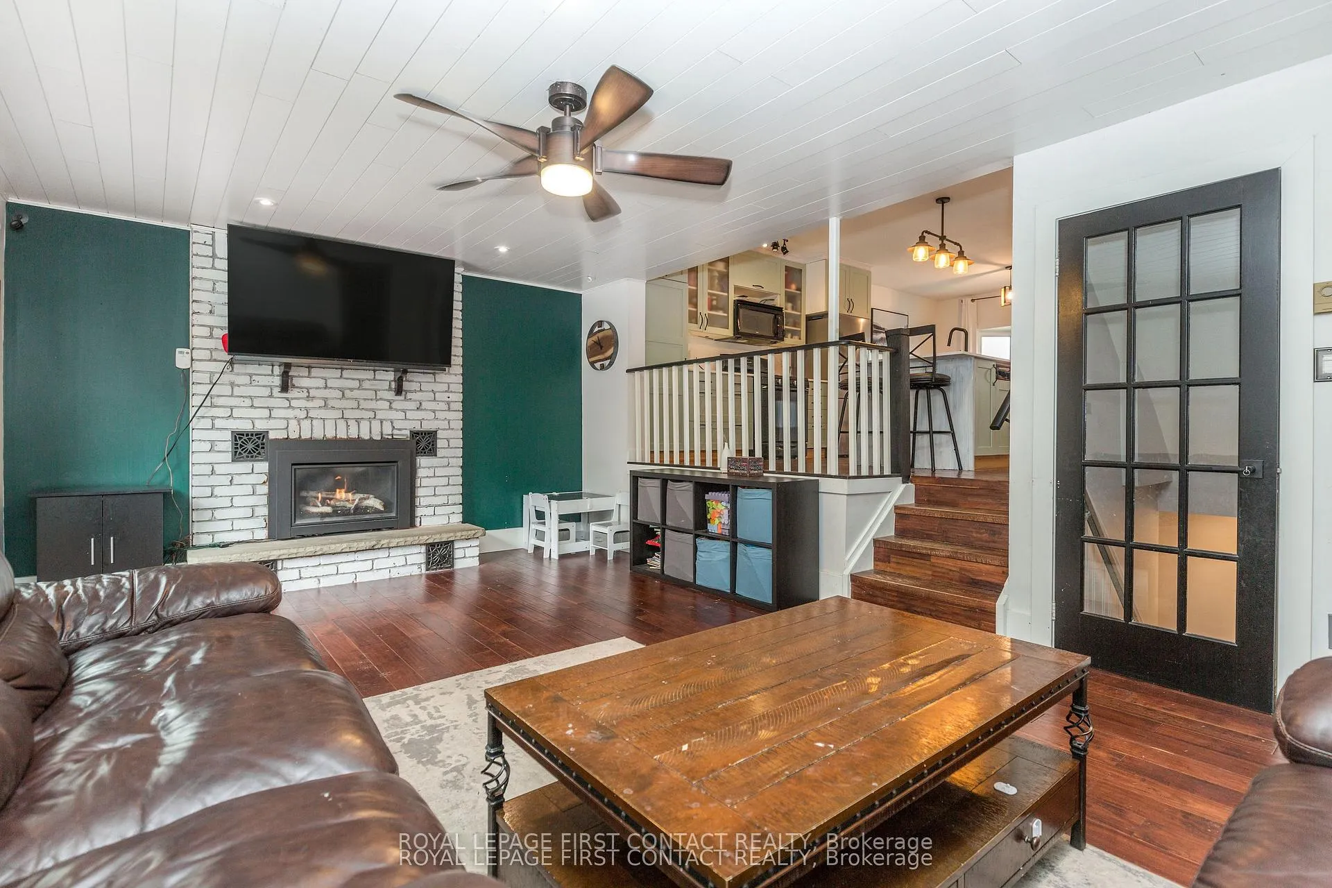 Photo 10 of 243 Little Avenue, Barrie, Allandale Heights — HOMEH