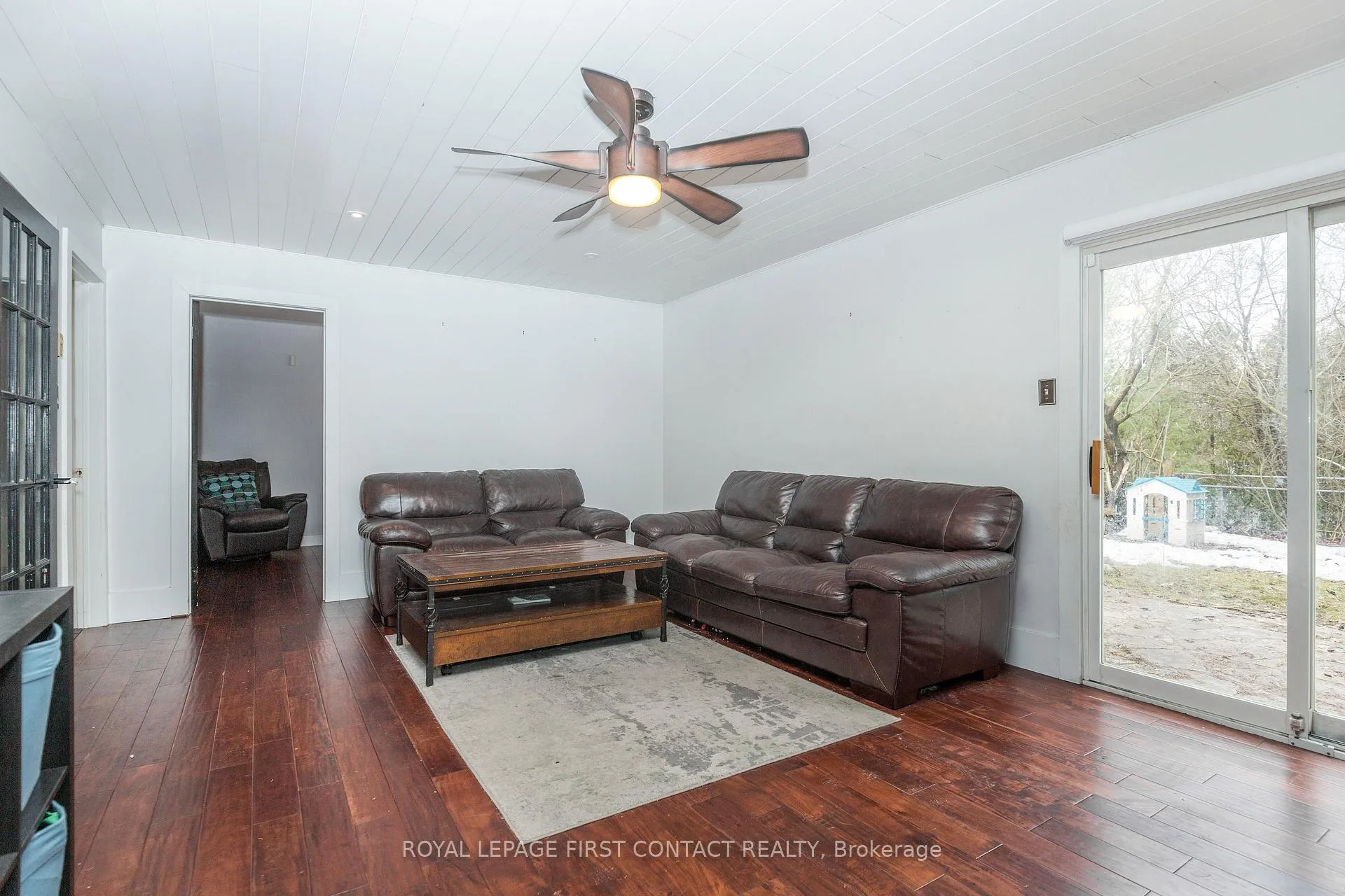Photo 12 of 243 Little Avenue, Barrie, Allandale Heights — HOMEH