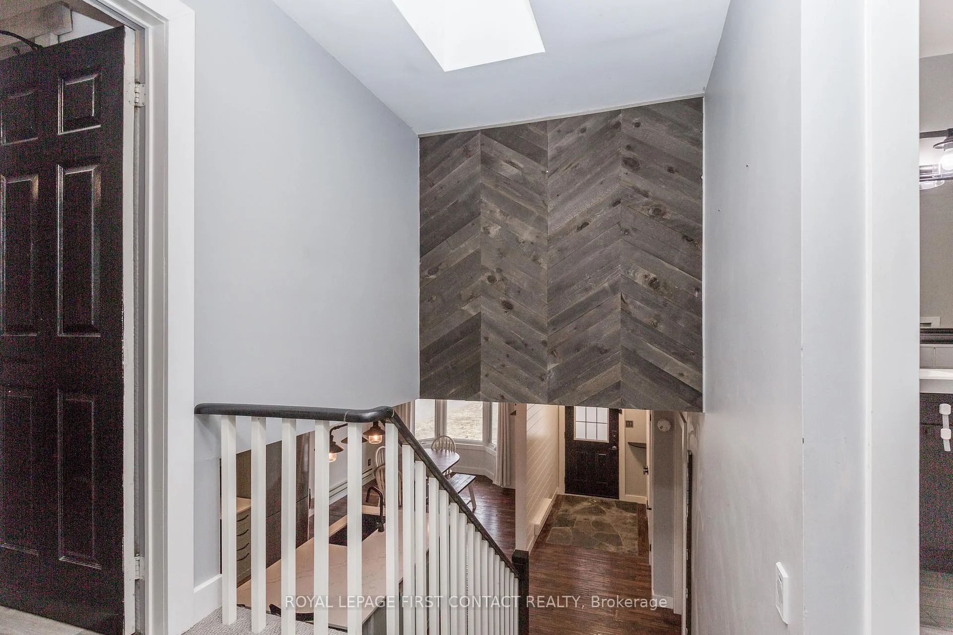 Photo 16 of 243 Little Avenue, Barrie, Allandale Heights — HOMEH