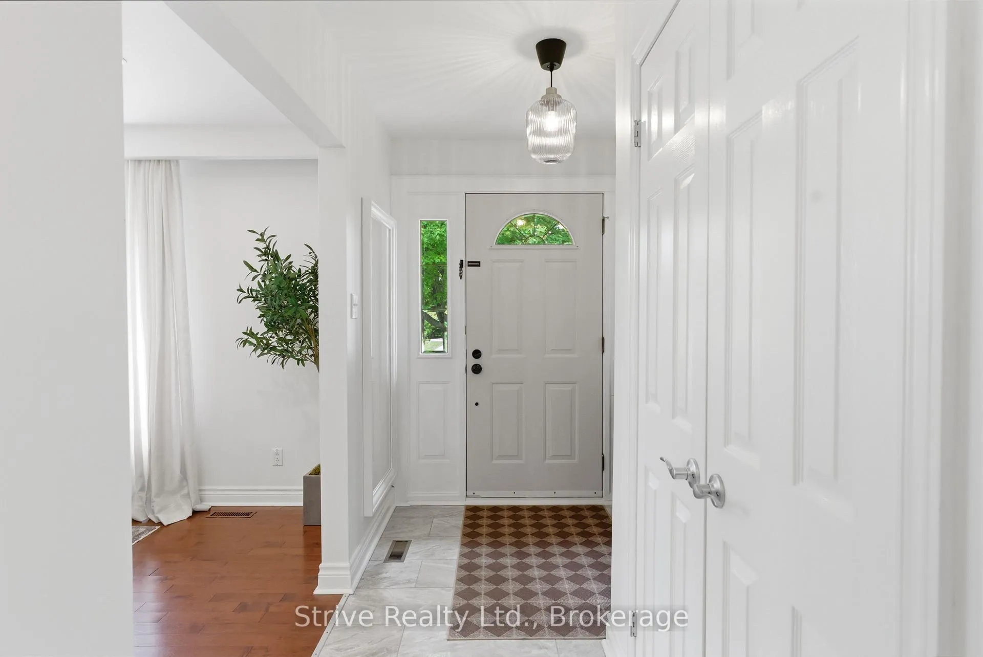Photo 4 of 7 Albery Crescent, Ajax, South East — HOMEH