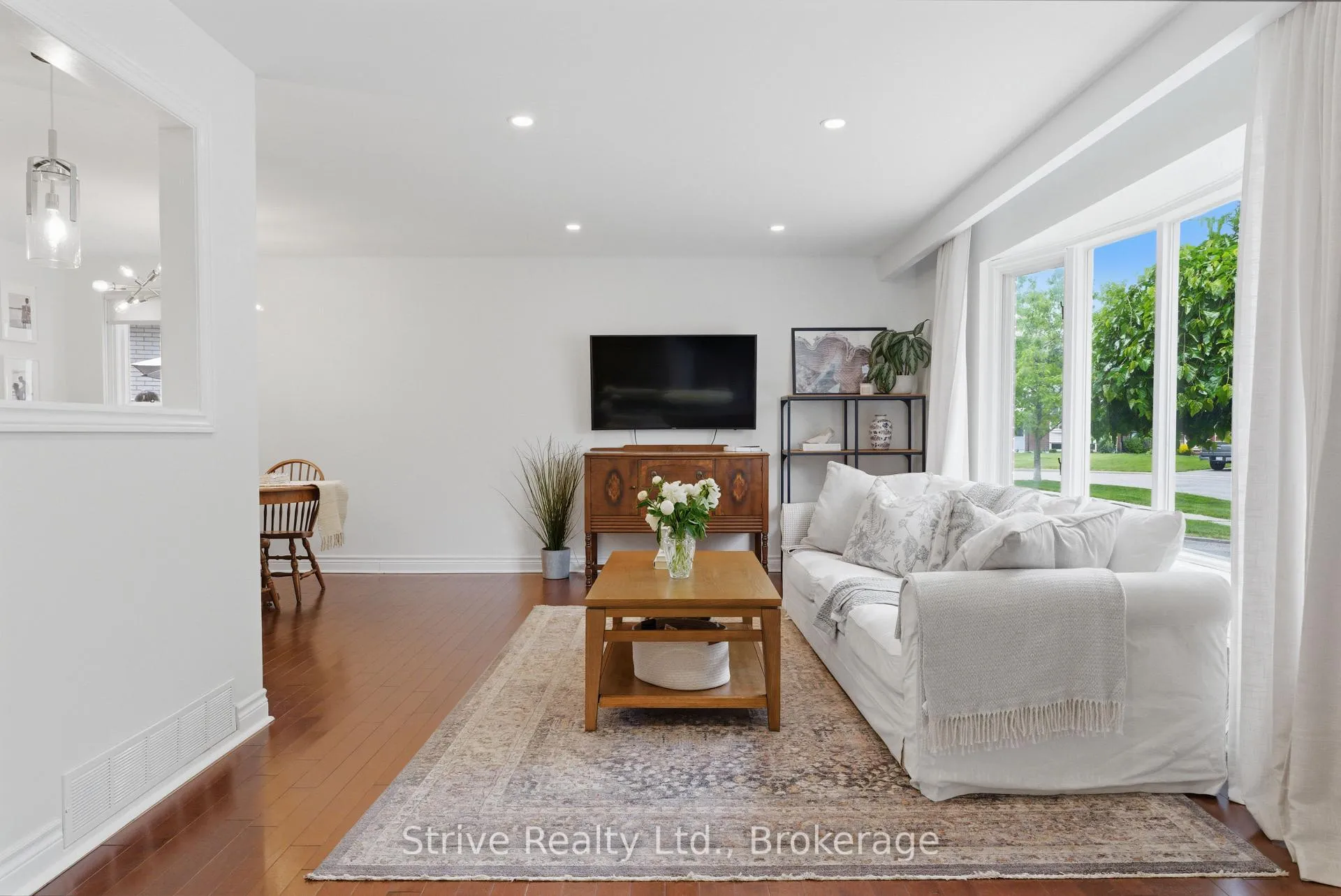 Photo 5 of 7 Albery Crescent, Ajax, South East — HOMEH