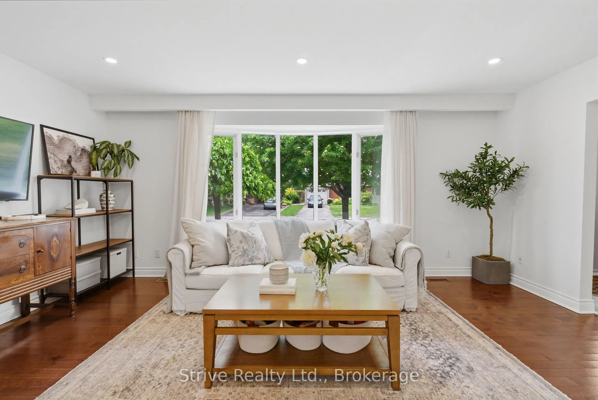 Photo 6 of 7 Albery Crescent, Ajax, South East — HOMEH