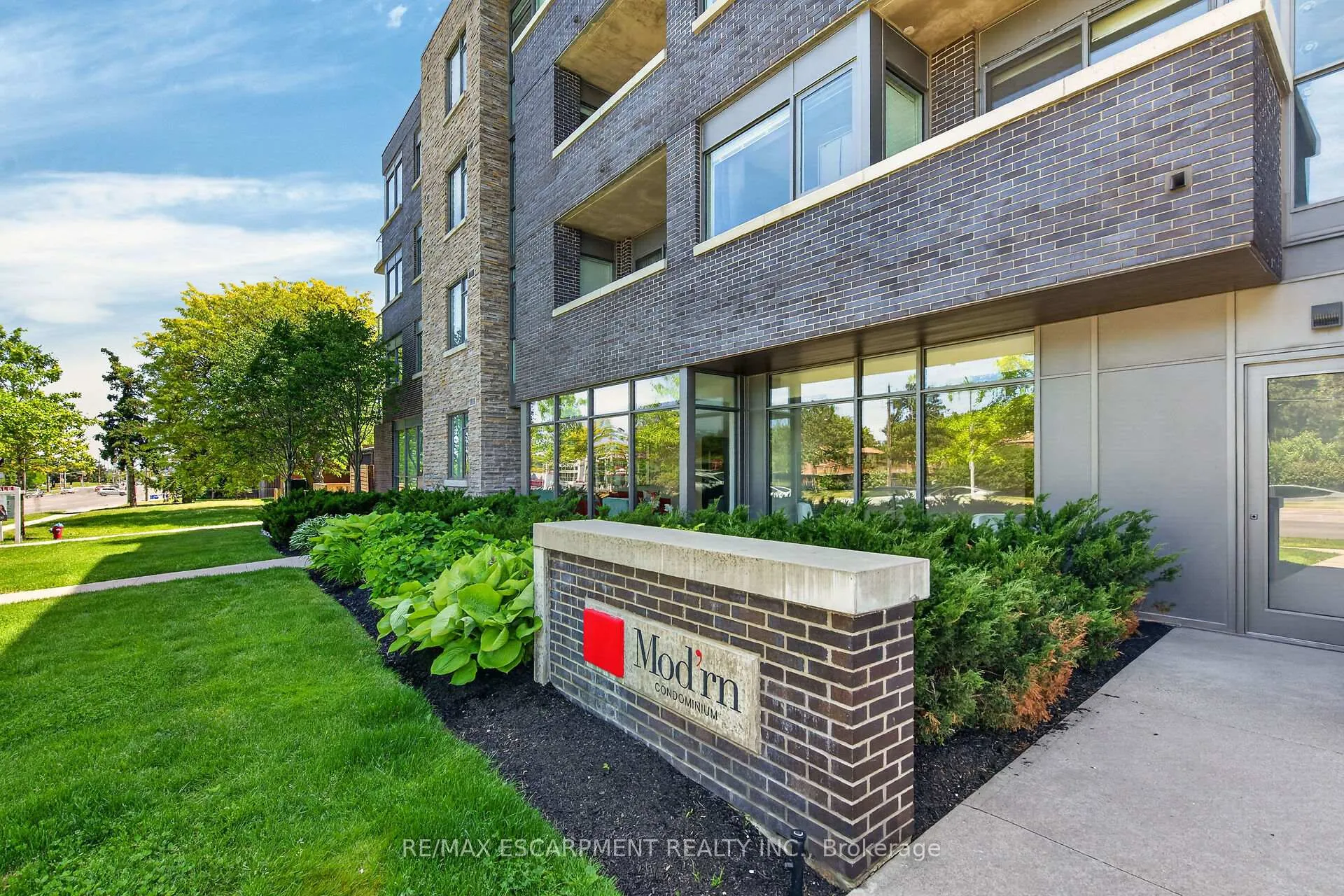 Photo 5 of Unit 214, 1284 Guelph Line, Burlington, Mountainside — HOMEH