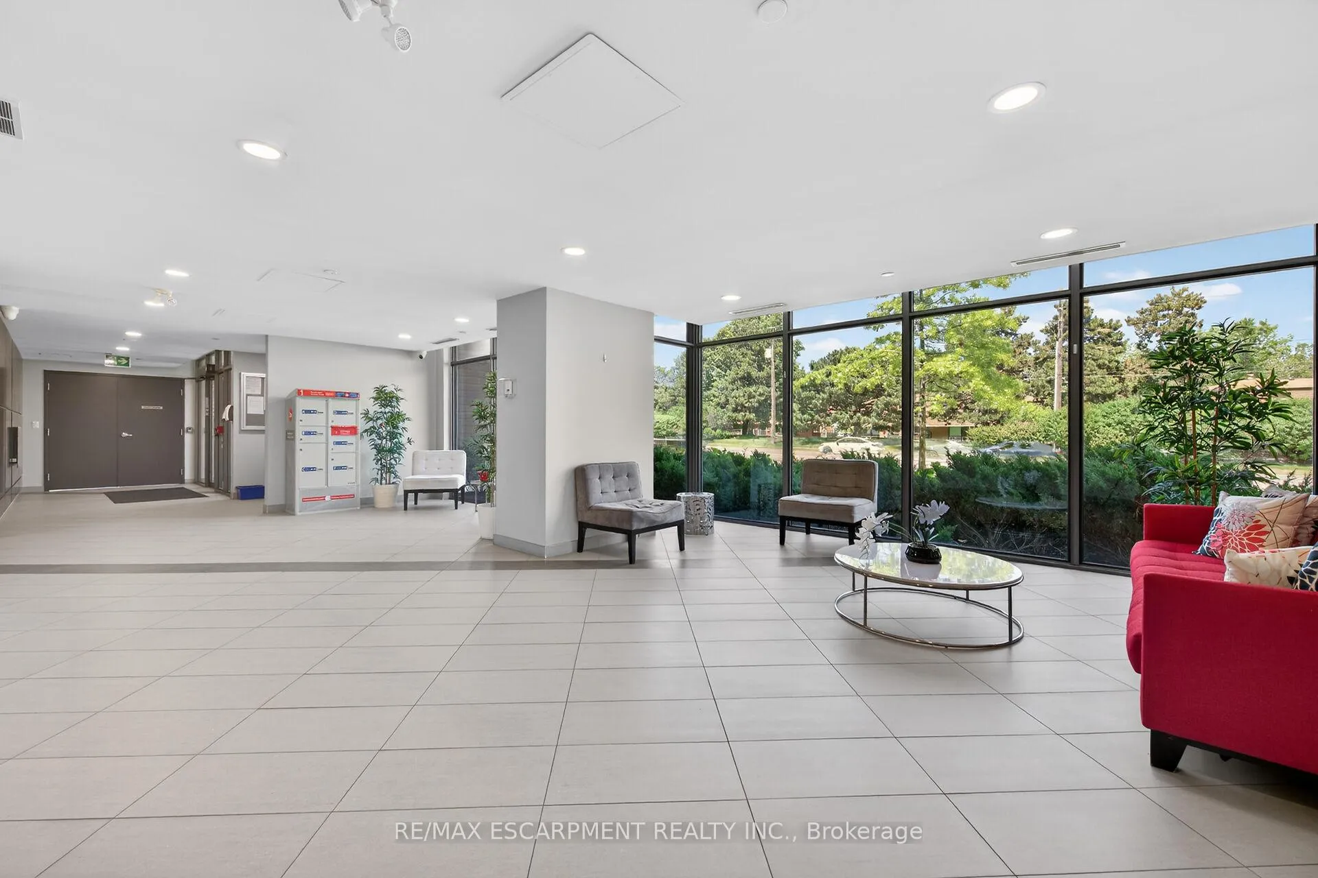 Photo 7 of Unit 214, 1284 Guelph Line, Burlington, Mountainside — HOMEH