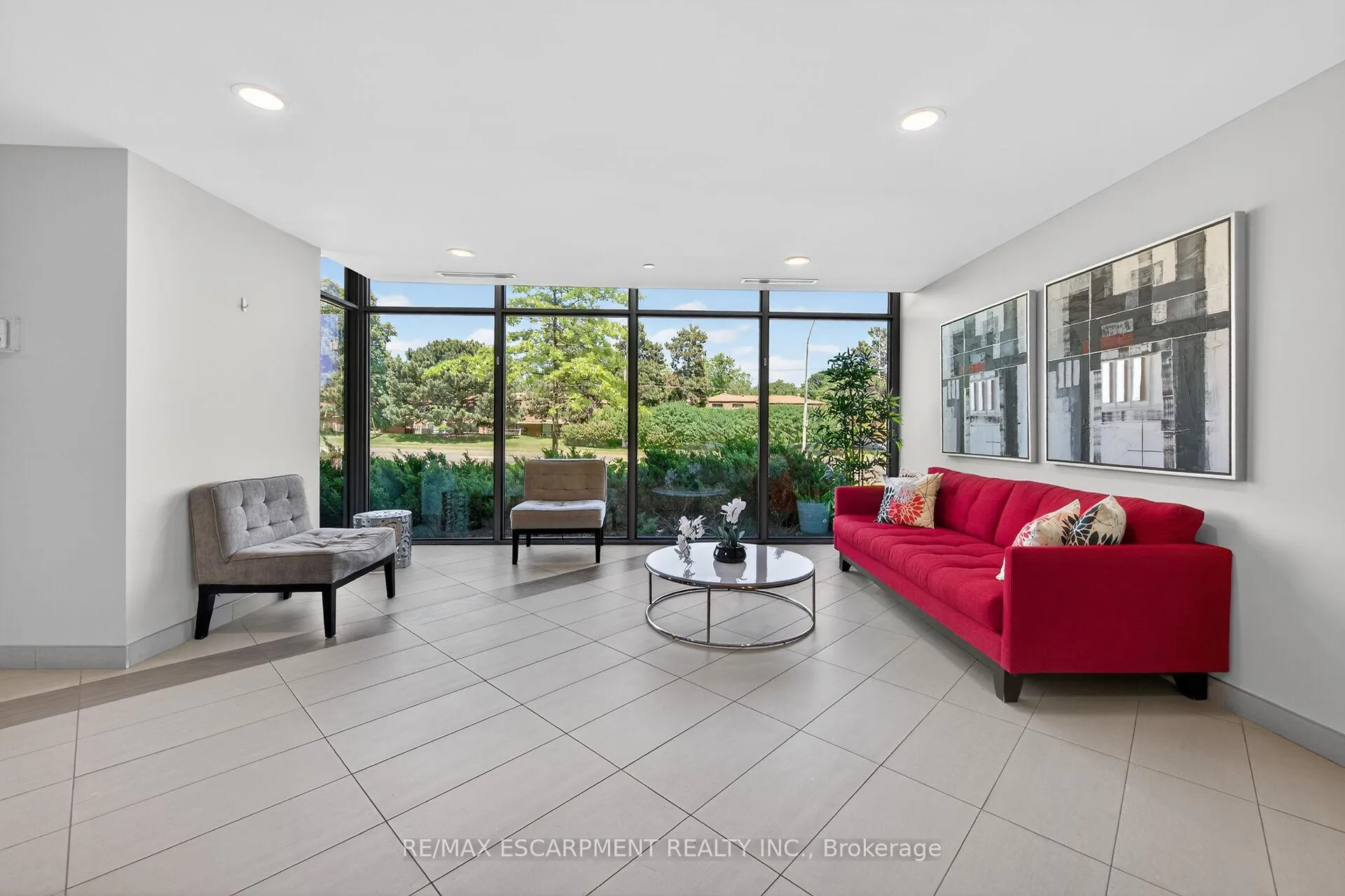 Photo 8 of Unit 214, 1284 Guelph Line, Burlington, Mountainside — HOMEH