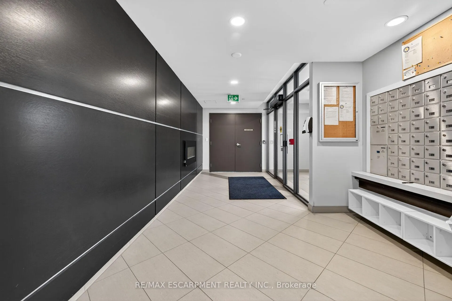 Photo 9 of Unit 214, 1284 Guelph Line, Burlington, Mountainside — HOMEH