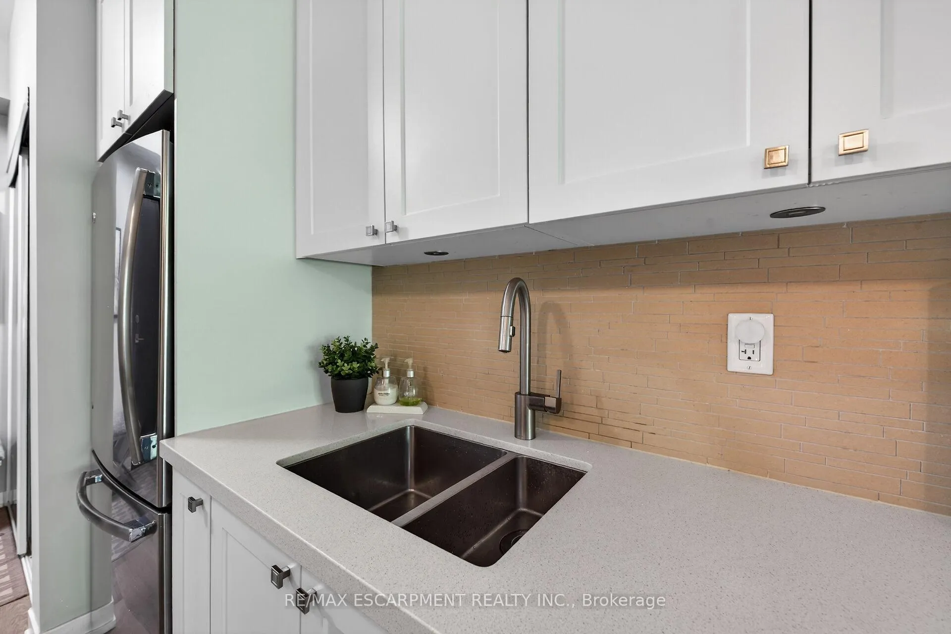 Photo 21 of Unit 214, 1284 Guelph Line, Burlington, Mountainside — HOMEH