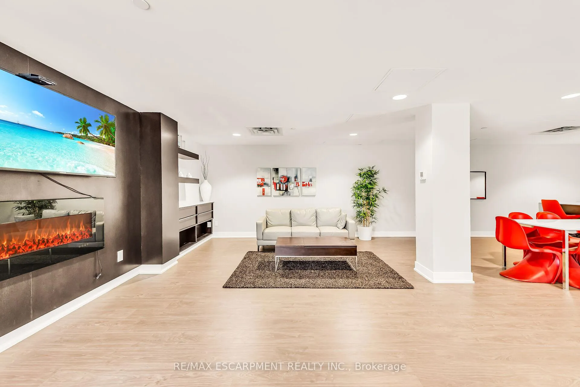 Photo 37 of Unit 214, 1284 Guelph Line, Burlington, Mountainside — HOMEH