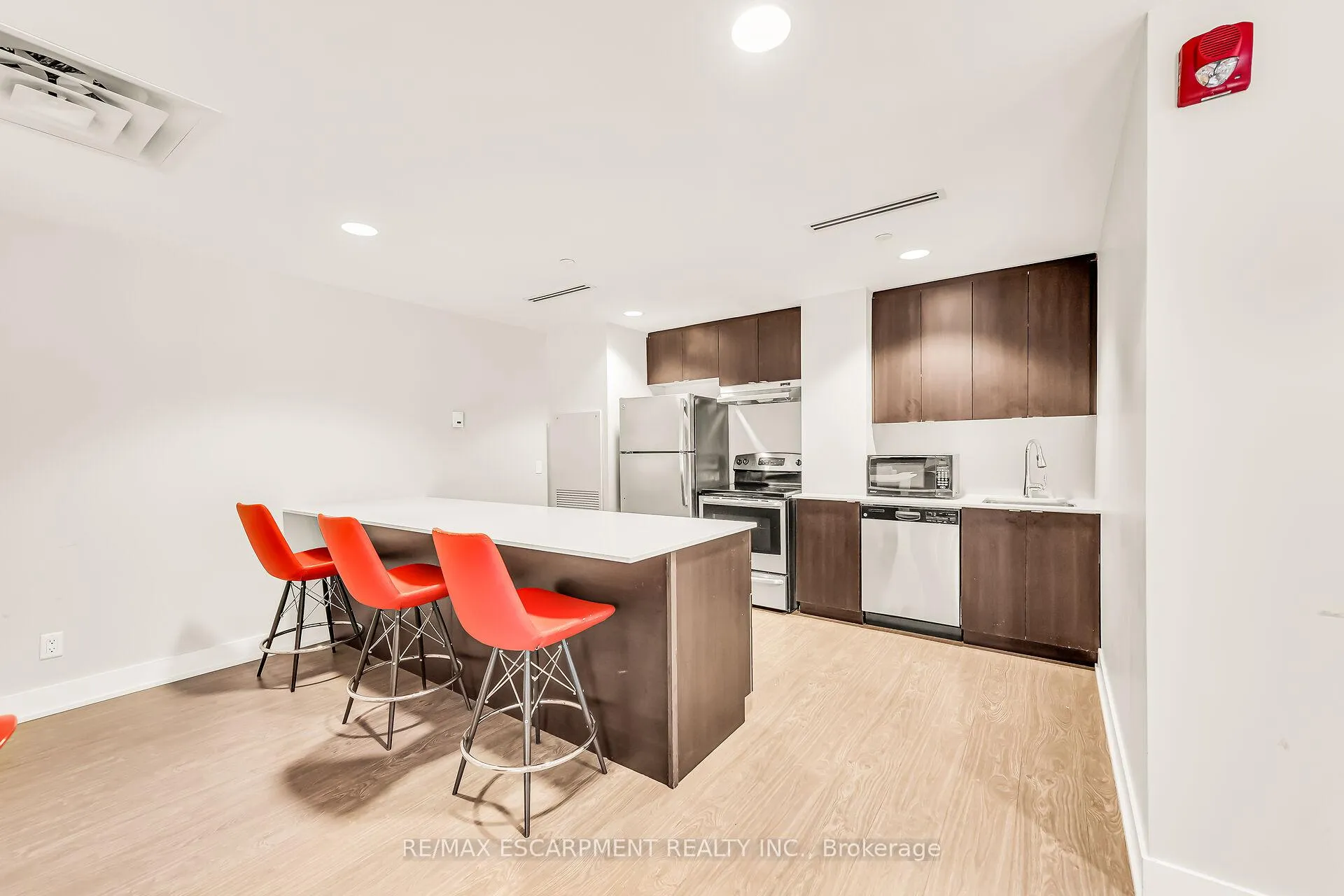 Photo 41 of Unit 214, 1284 Guelph Line, Burlington, Mountainside — HOMEH