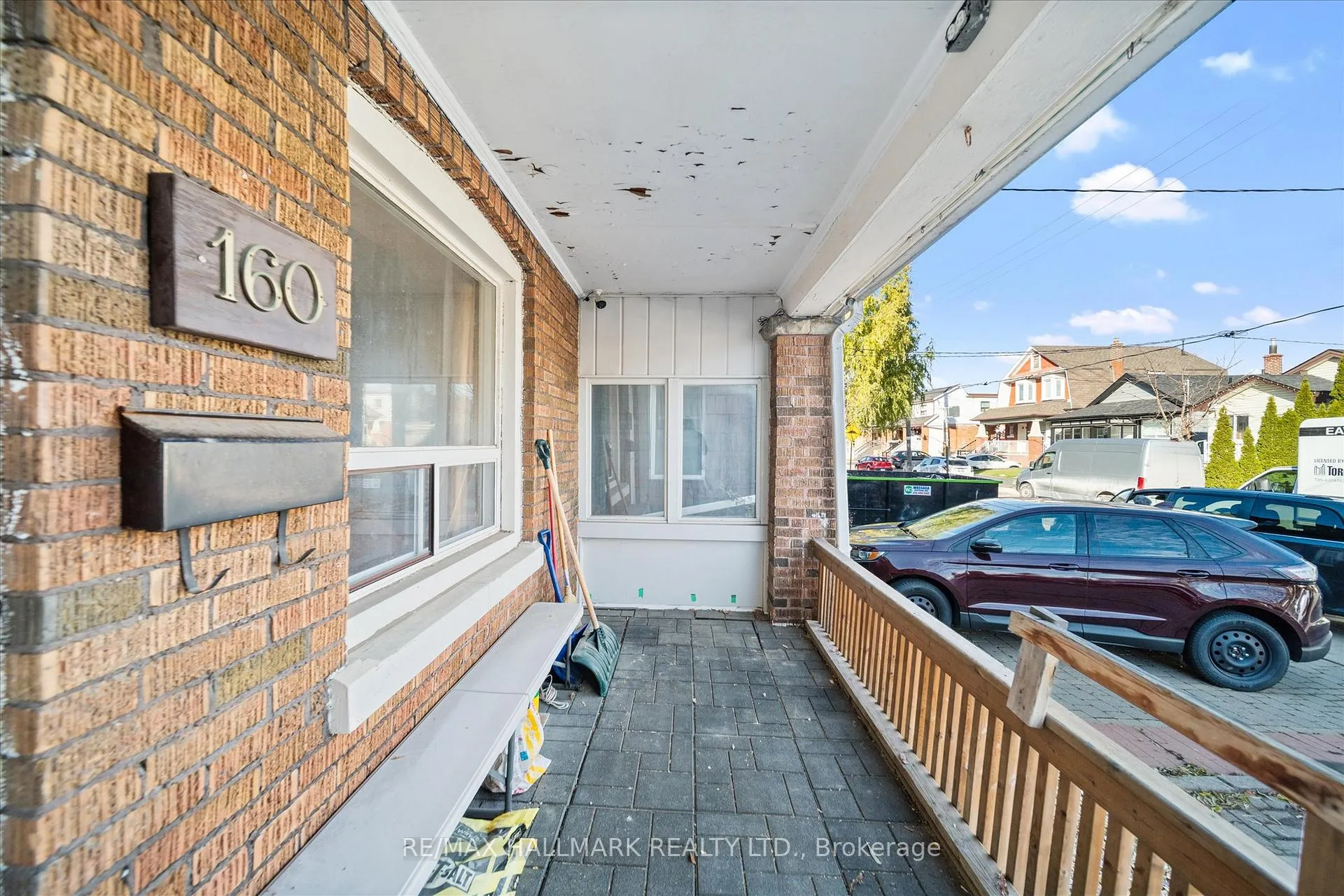 Photo 5 of 160 Silverthorn Avenue, Toronto, Keelesdale-Eglinton West — HOMEH