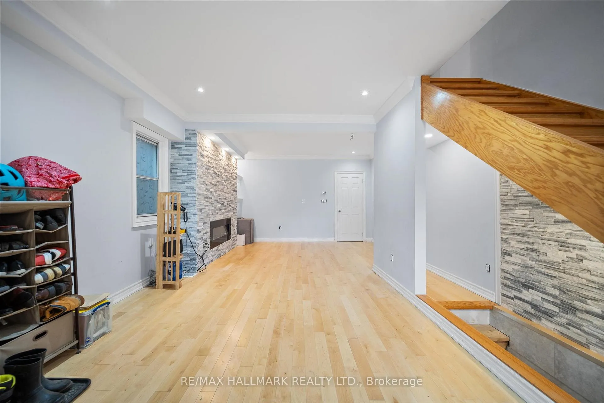 Photo 9 of 160 Silverthorn Avenue, Toronto, Keelesdale-Eglinton West — HOMEH
