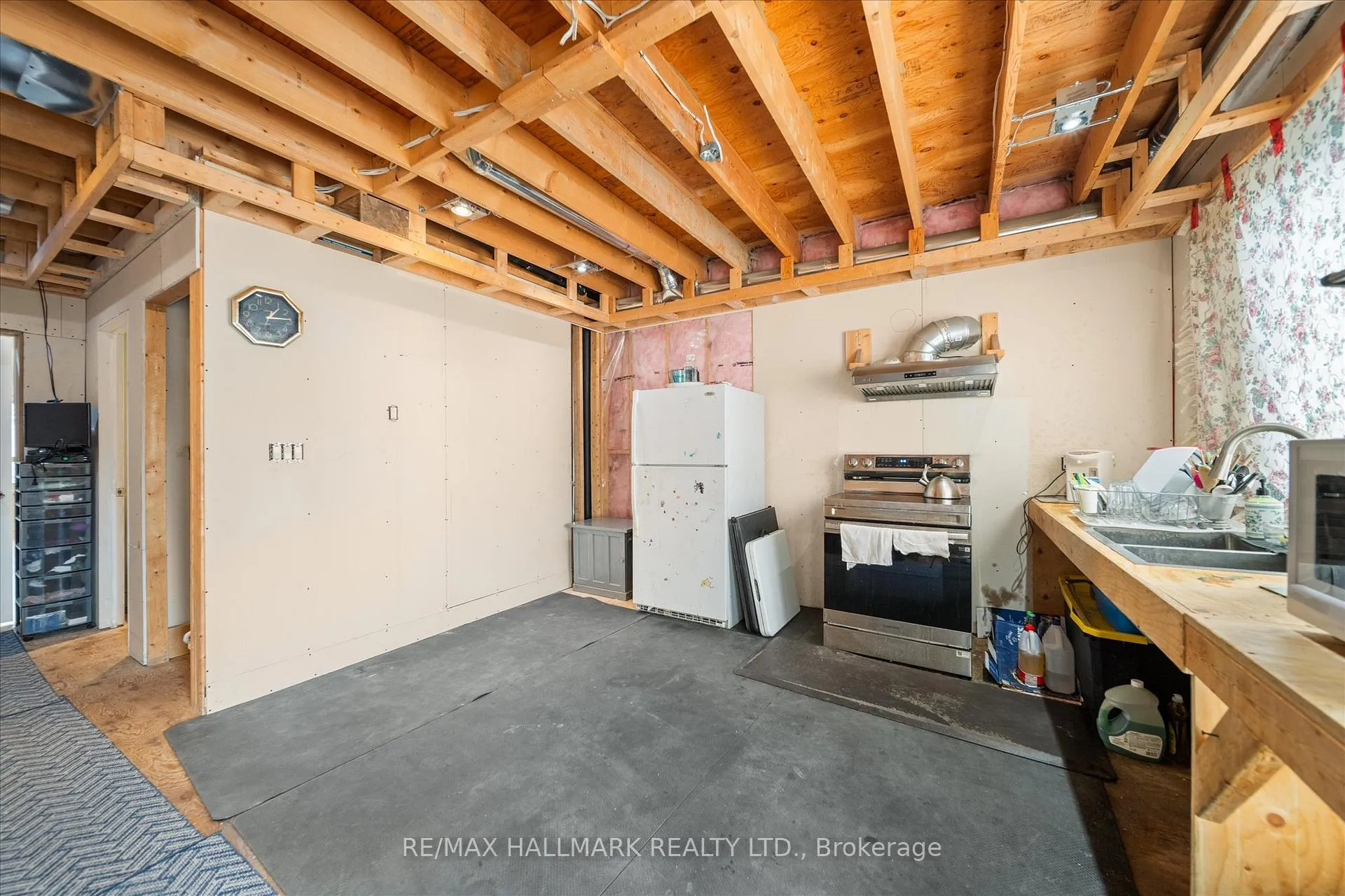 Photo 15 of 160 Silverthorn Avenue, Toronto, Keelesdale-Eglinton West — HOMEH
