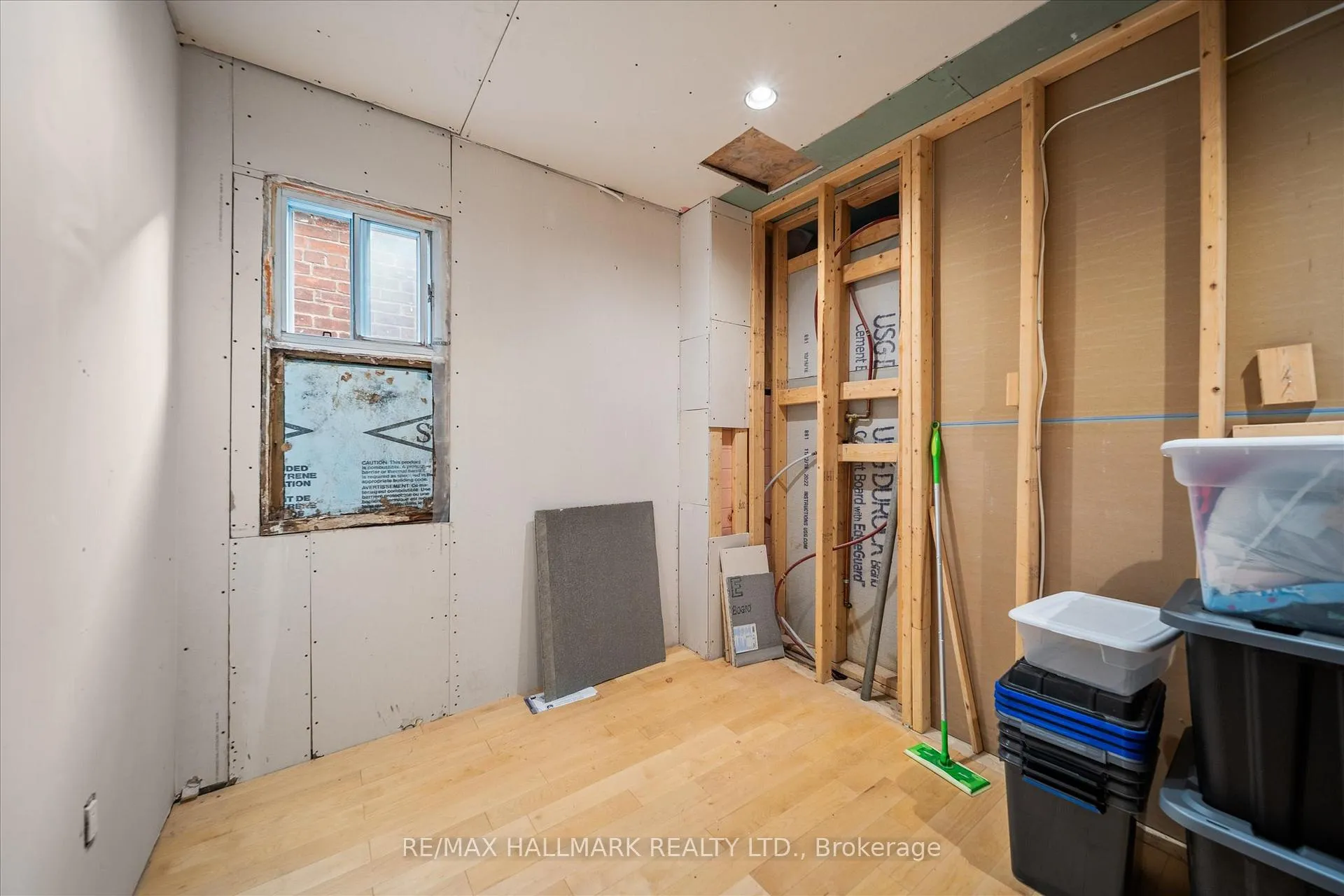 Photo 24 of 160 Silverthorn Avenue, Toronto, Keelesdale-Eglinton West — HOMEH