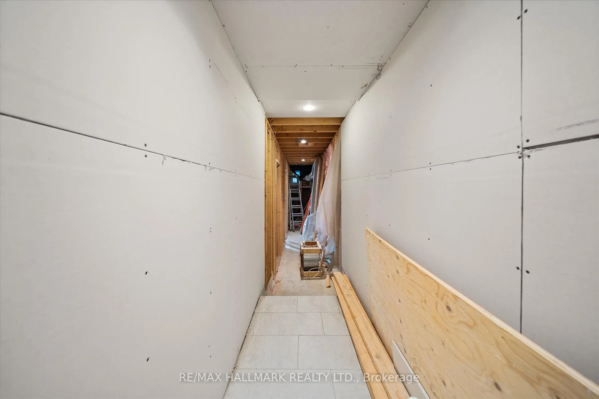 Photo 32 of 160 Silverthorn Avenue, Toronto, Keelesdale-Eglinton West — HOMEH
