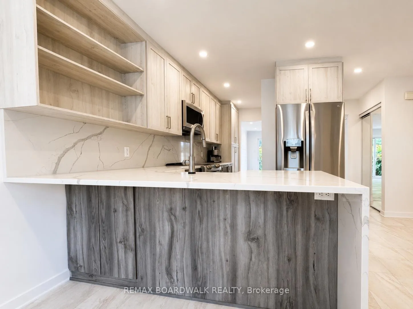 Photo 6 of 4396 Whittaker Crescent, Ottawa, Pineview — HOMEH