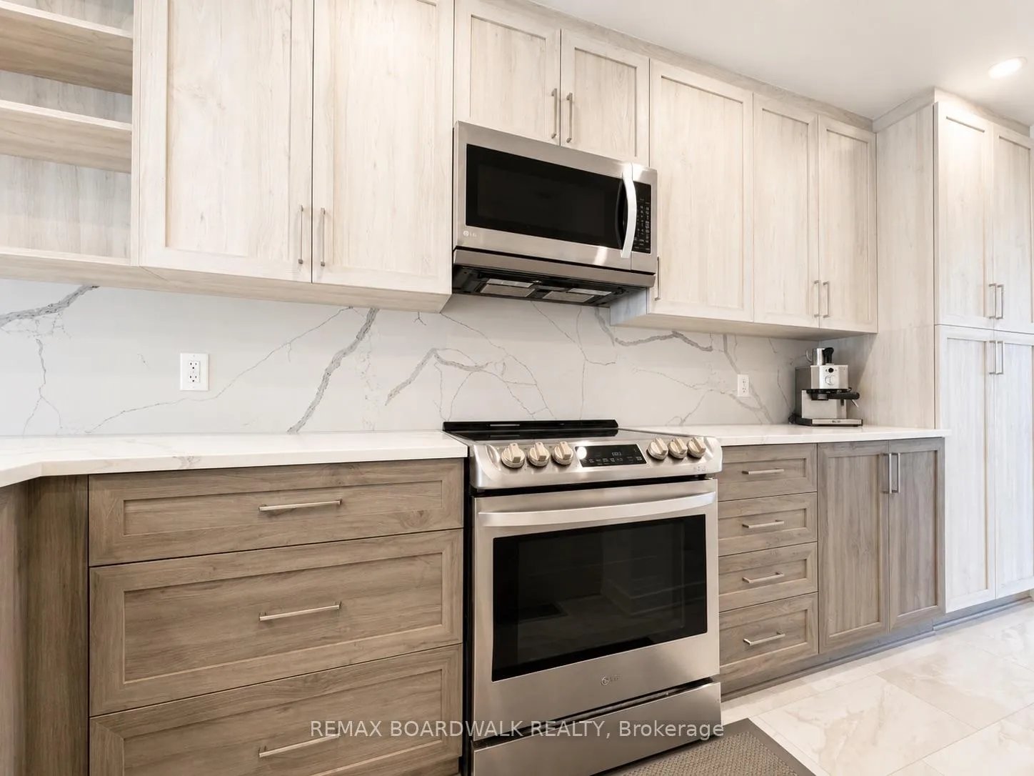 Photo 11 of 4396 Whittaker Crescent, Ottawa, Pineview — HOMEH