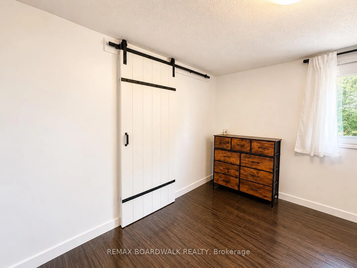 Photo 20 of 4396 Whittaker Crescent, Ottawa, Pineview — HOMEH