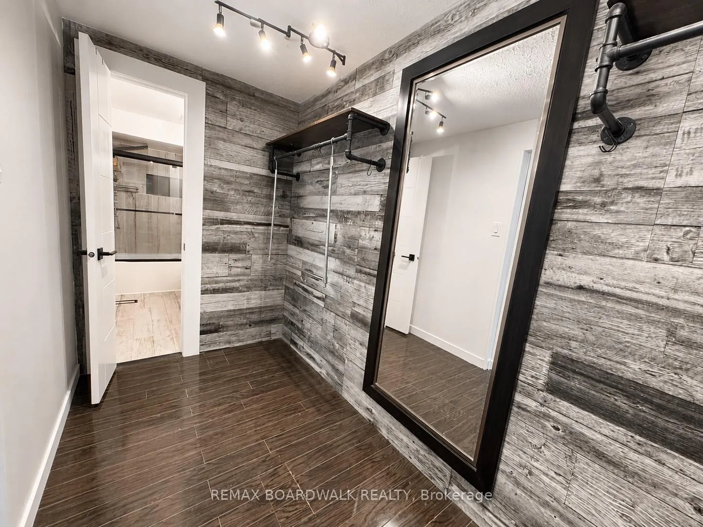 Photo 21 of 4396 Whittaker Crescent, Ottawa, Pineview — HOMEH