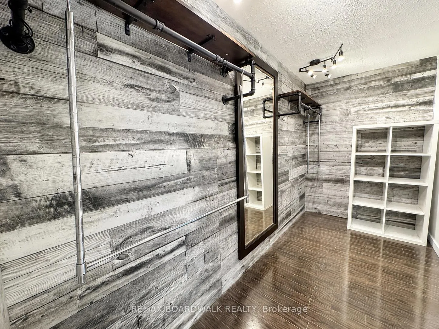 Photo 22 of 4396 Whittaker Crescent, Ottawa, Pineview — HOMEH