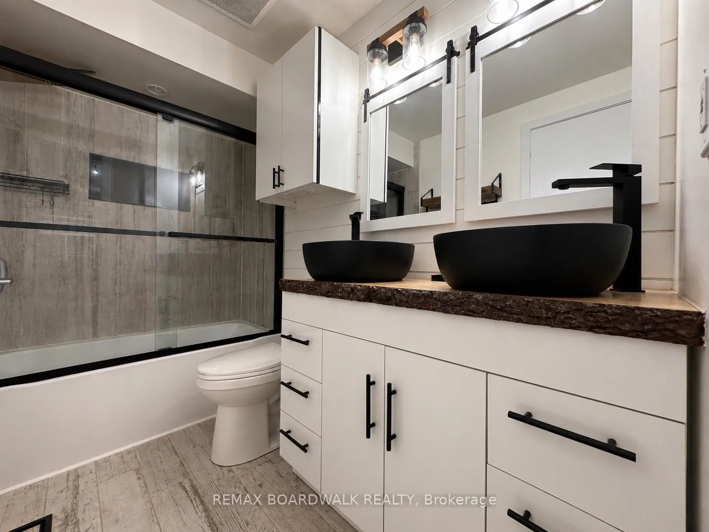 Photo 23 of 4396 Whittaker Crescent, Ottawa, Pineview — HOMEH