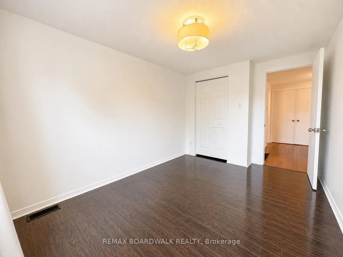 Photo 29 of 4396 Whittaker Crescent, Ottawa, Pineview — HOMEH