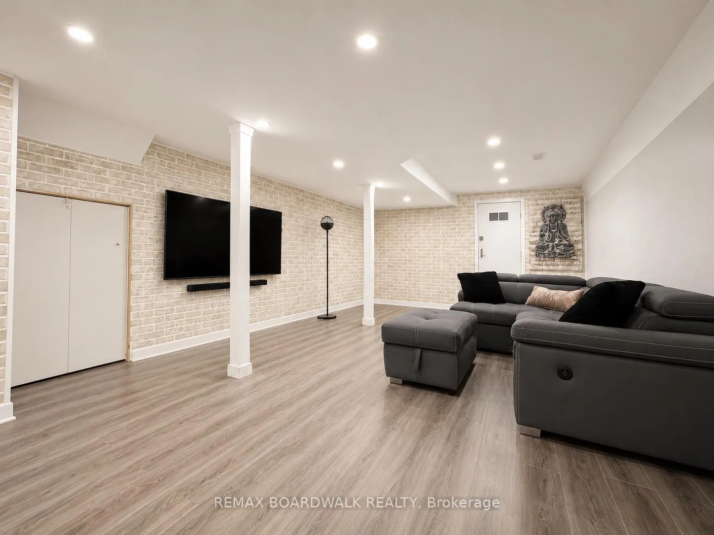 Photo 31 of 4396 Whittaker Crescent, Ottawa, Pineview — HOMEH