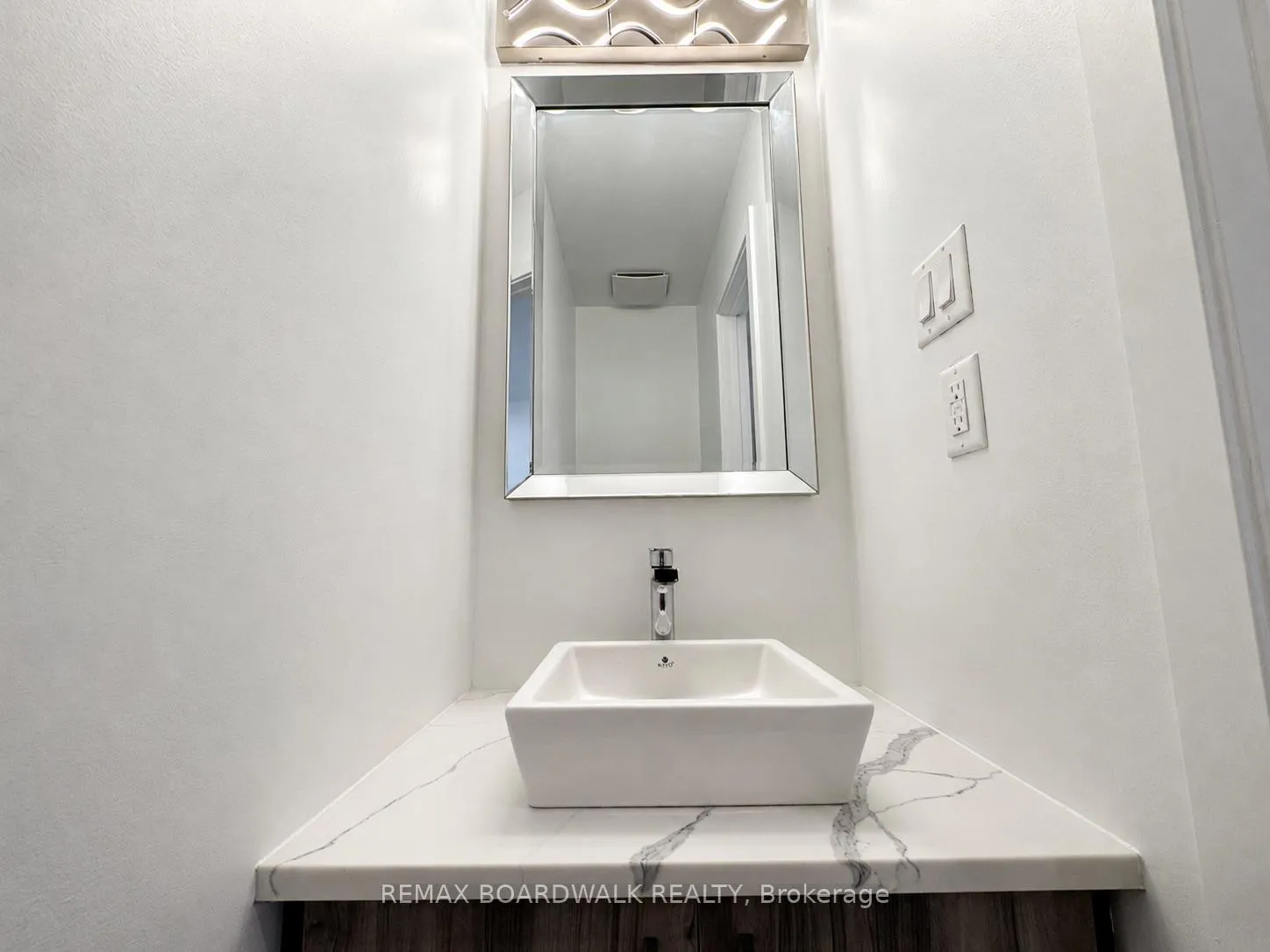 Photo 32 of 4396 Whittaker Crescent, Ottawa, Pineview — HOMEH