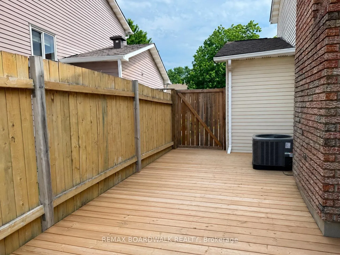 Photo 35 of 4396 Whittaker Crescent, Ottawa, Pineview — HOMEH