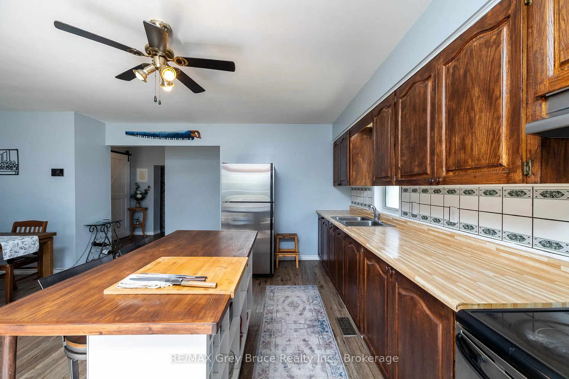 Photo 11 of 160 Grey Street W, Southgate — HOMEH