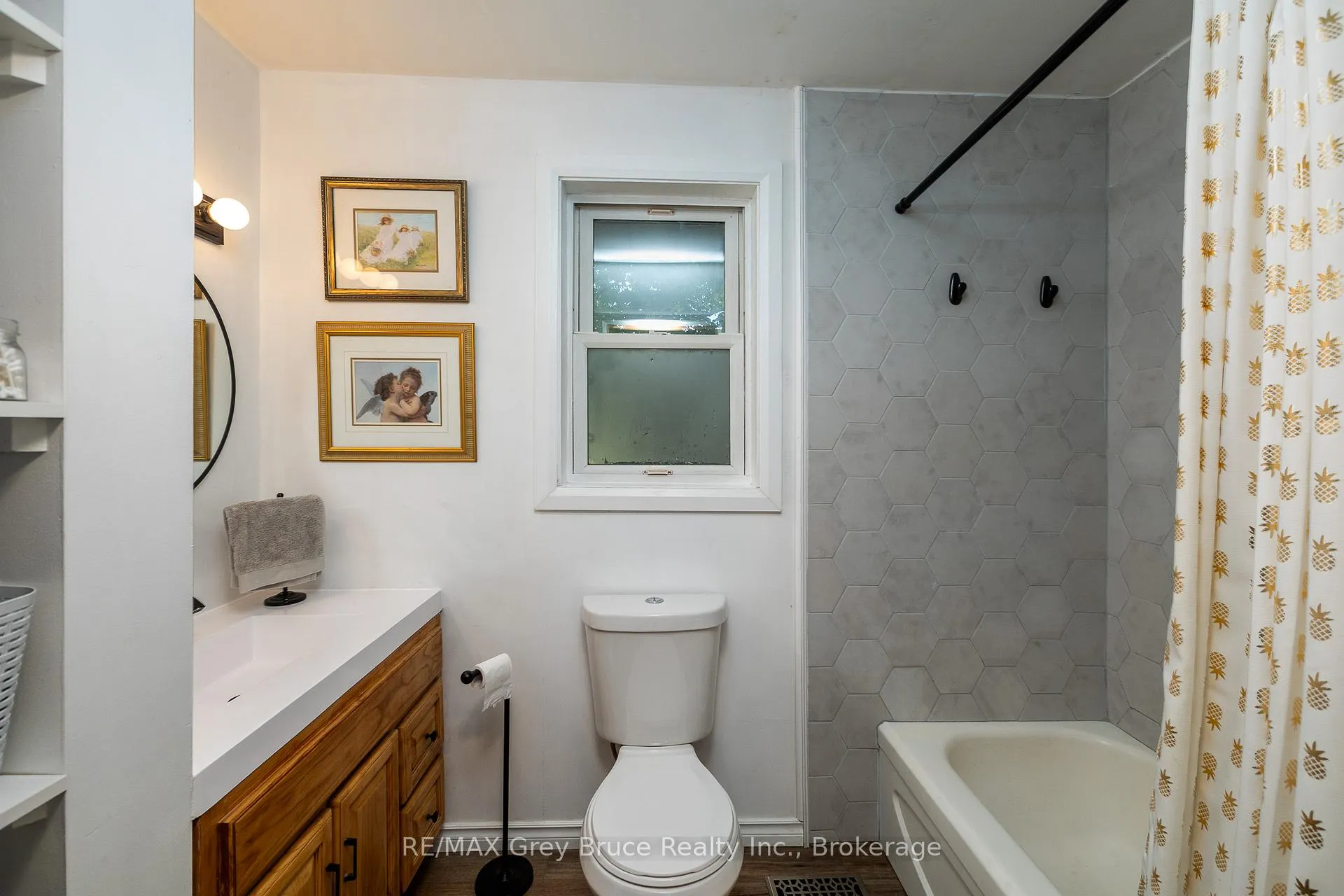 Photo 16 of 160 Grey Street W, Southgate — HOMEH
